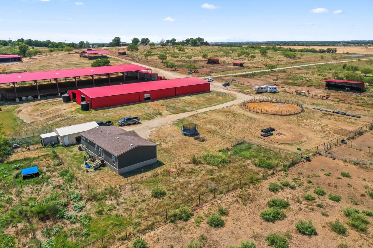Farm For Sale in Denton County , 9144 Fm 2164, Sanger, Texas 76266, 9 Bedroom, 8 Bathroom, Garage spaces, 5,413 Sqft, built in 2020, Preowned, mls#21120436, Real Estate Agent in Sanger, Homes For Sale in Denton county, Homes For Sale in Sanger, Realtor in Sanger Texas, Real Estate Brokerage Independent Realty Texas, Luminita Cordes Realtor