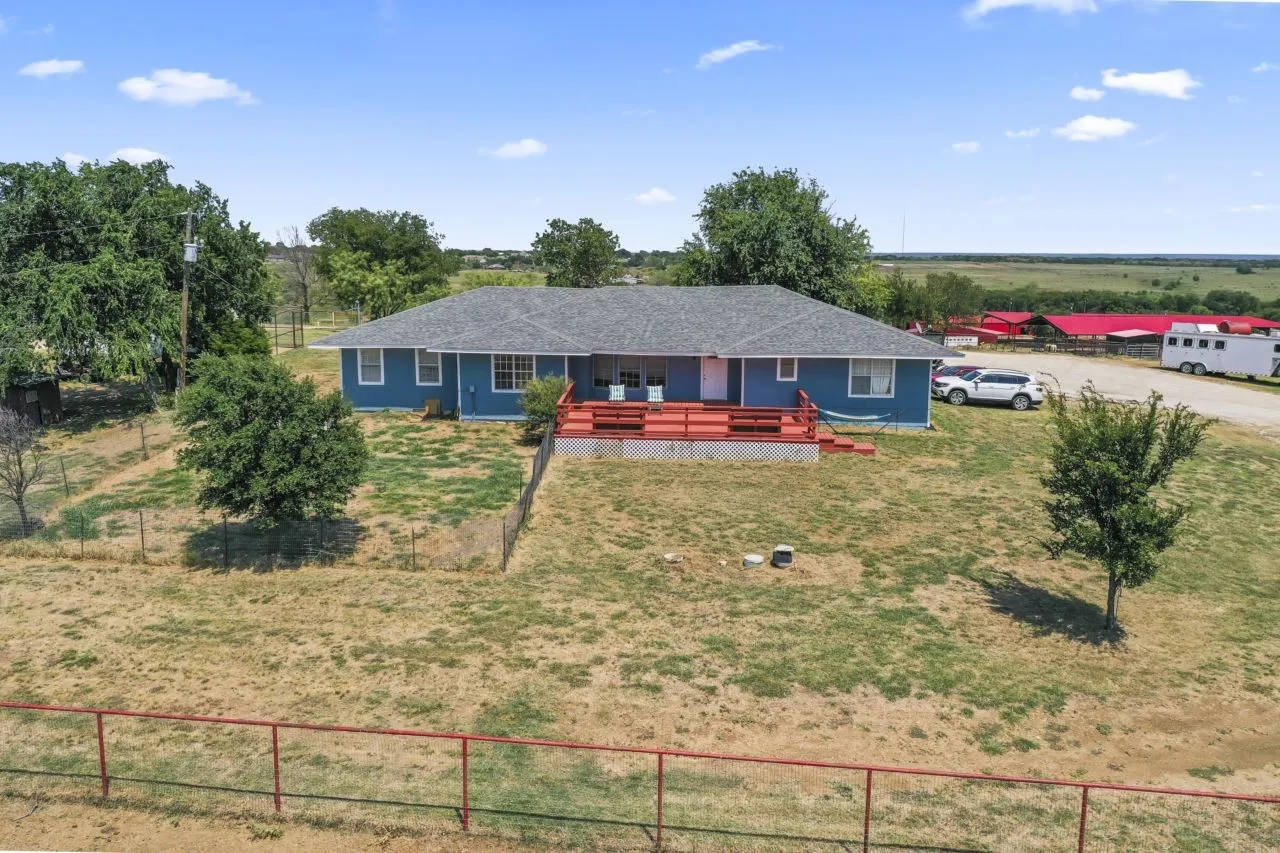 Farm For Sale in Denton County , 9144 Fm 2164, Sanger, Texas 76266, 9 Bedroom, 8 Bathroom, Garage spaces, 5,413 Sqft, built in 2020, Preowned, mls#21120436, Real Estate Agent in Sanger, Homes For Sale in Denton county, Homes For Sale in Sanger, Realtor in Sanger Texas, Real Estate Brokerage Independent Realty Texas, Luminita Cordes Realtor
