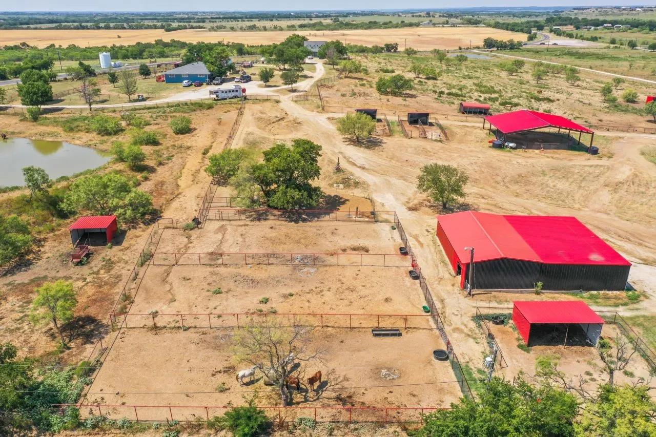 Farm For Sale in Denton County , 9144 Fm 2164, Sanger, Texas 76266, 9 Bedroom, 8 Bathroom, Garage spaces, 5,413 Sqft, built in 2020, Preowned, mls#21120436, Real Estate Agent in Sanger, Homes For Sale in Denton county, Homes For Sale in Sanger, Realtor in Sanger Texas, Real Estate Brokerage Independent Realty Texas, Luminita Cordes Realtor