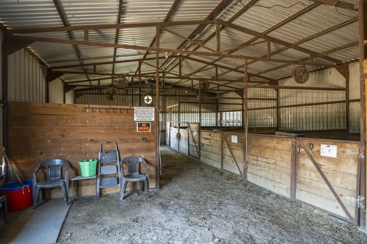 Farm For Sale in Denton County , 9144 Fm 2164, Sanger, Texas 76266, 9 Bedroom, 8 Bathroom, Garage spaces, 5,413 Sqft, built in 2020, Preowned, mls#21120436, Real Estate Agent in Sanger, Homes For Sale in Denton county, Homes For Sale in Sanger, Realtor in Sanger Texas, Real Estate Brokerage Independent Realty Texas, Luminita Cordes Realtor