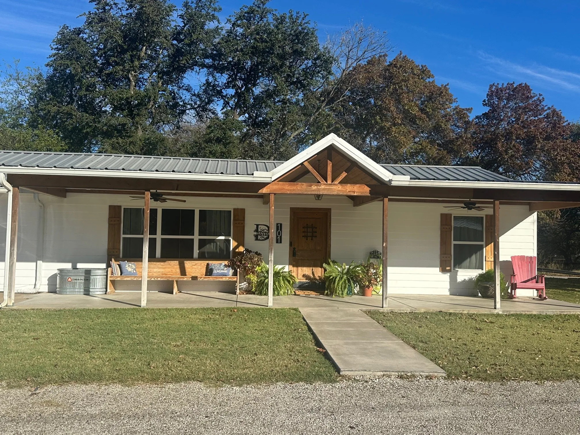 Single Family Residence For Sale in Comanche County , 101 Twin Creek Road, Comanche, Texas 76442, 5 Bedroom, 4 Bathroom, 2 Garage spaces, 2,940 Sqft, built in 1984, mls#21121093, Real Estate Agent in Comanche, Homes For Sale in Comanche county, Homes For Sale in Comanche, Realtor in Comanche Texas, Real Estate Brokerage Independent Realty Texas, Luminita Cordes Realtor