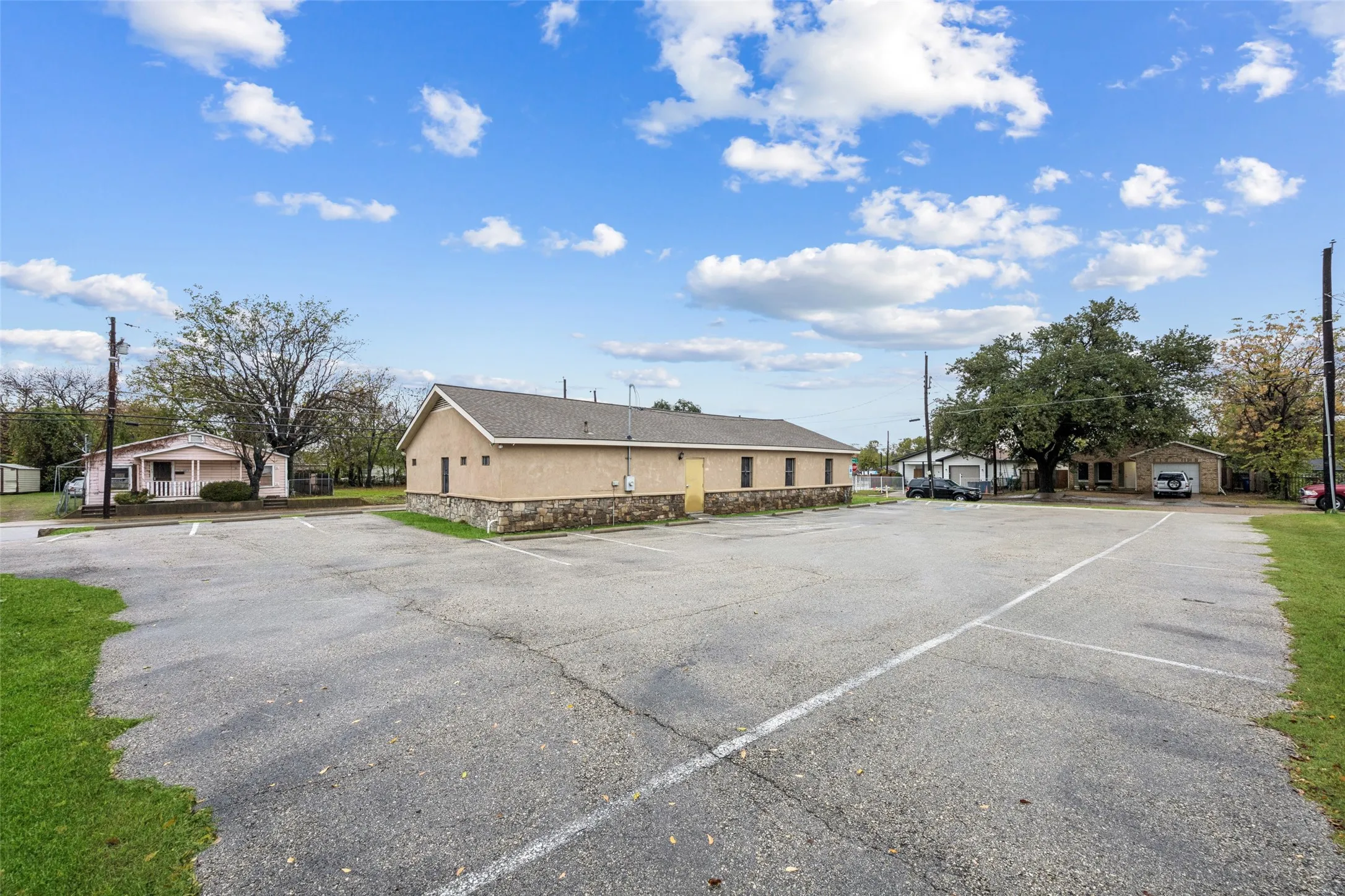 Business For Sale in Dallas County , 1738 Nomas Street, Dallas, Texas 75212, 0, 0, Garage spaces, 0 Sqft, built in 1960, Preowned, mls#21119678, Real Estate Agent in Dallas, Homes For Sale in Dallas county, Homes For Sale in Dallas, Realtor in Dallas Texas, Real Estate Brokerage Independent Realty Texas, Luminita Cordes Realtor