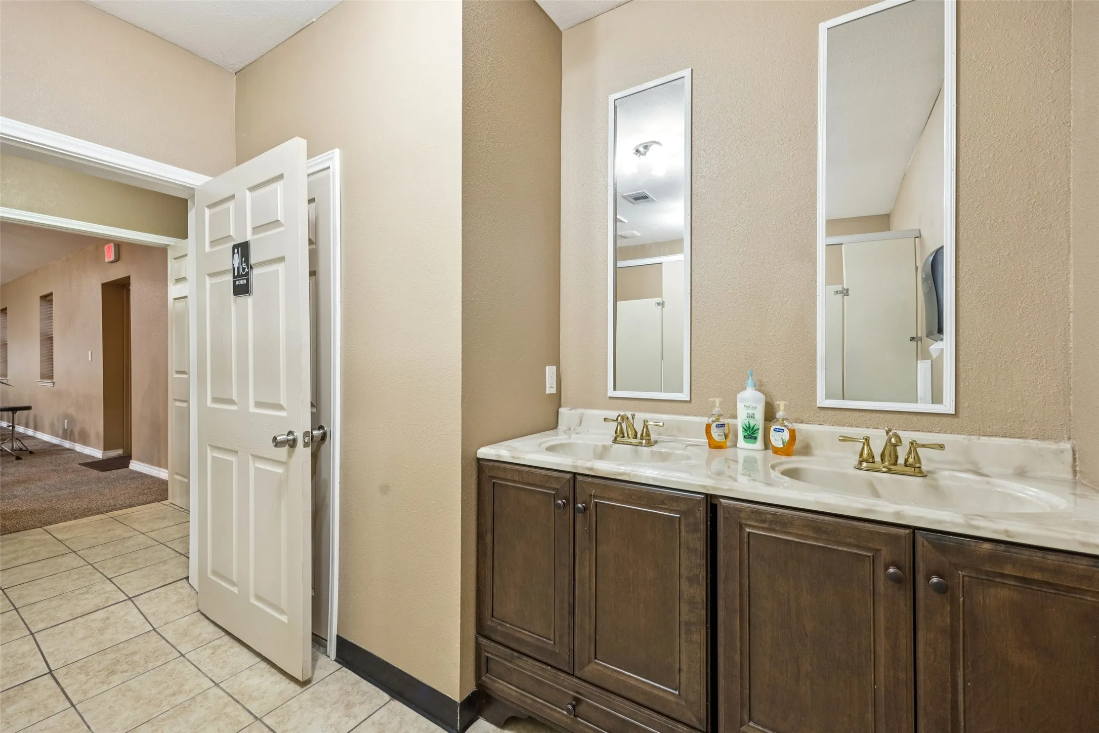 Business For Sale in Dallas County , 1738 Nomas Street, Dallas, Texas 75212, 0, 0, Garage spaces, 0 Sqft, built in 1960, Preowned, mls#21119678, Real Estate Agent in Dallas, Homes For Sale in Dallas county, Homes For Sale in Dallas, Realtor in Dallas Texas, Real Estate Brokerage Independent Realty Texas, Luminita Cordes Realtor
