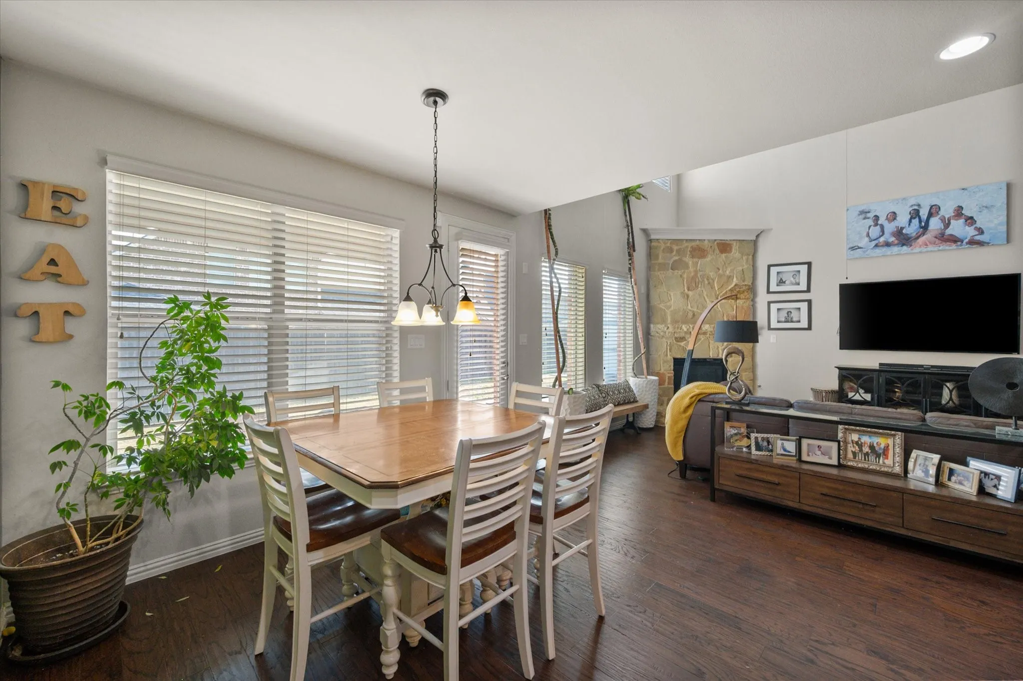 Breakfast nook