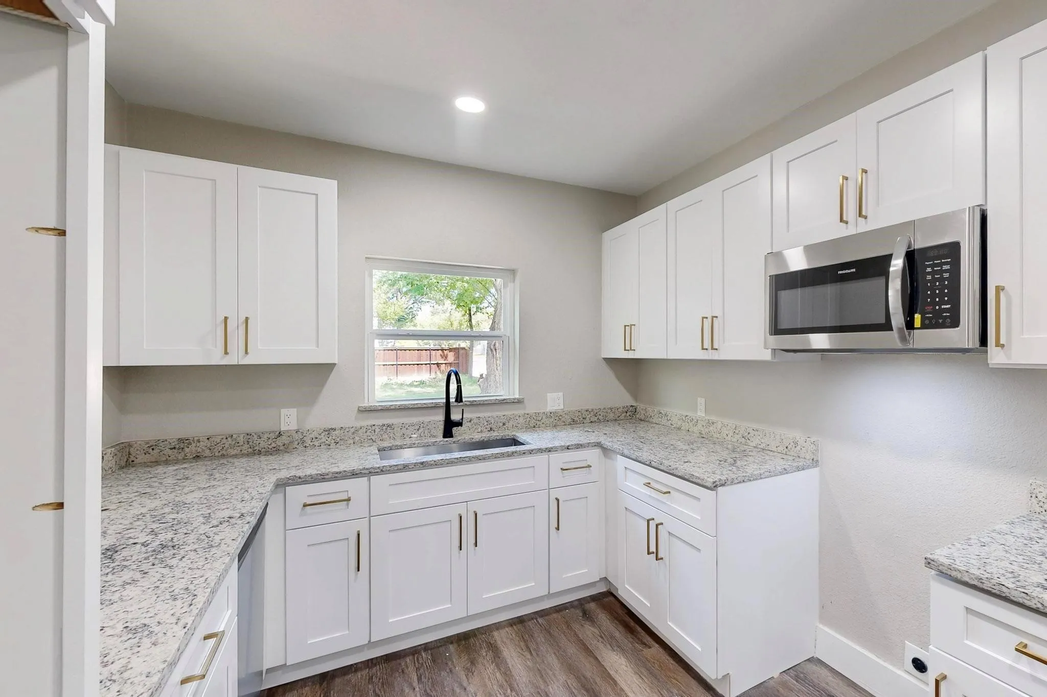 Single Family Residence For Sale in Navarro County , 1500 W Collin Street, Corsicana, Texas 75110, 3 Bedrooms, 3 Bathrooms, Garage spaces, 1,792 Sqft, built in 1945, Price $250,000, mls#21121598, Real Estate Agent in Corsicana, Homes For Sale in Navarro county, Homes For Sale in Corsicana, Realtor in Corsicana Texas, Real Estate Brokerage Independent Realty Texas, Luminita Cordes Realtor