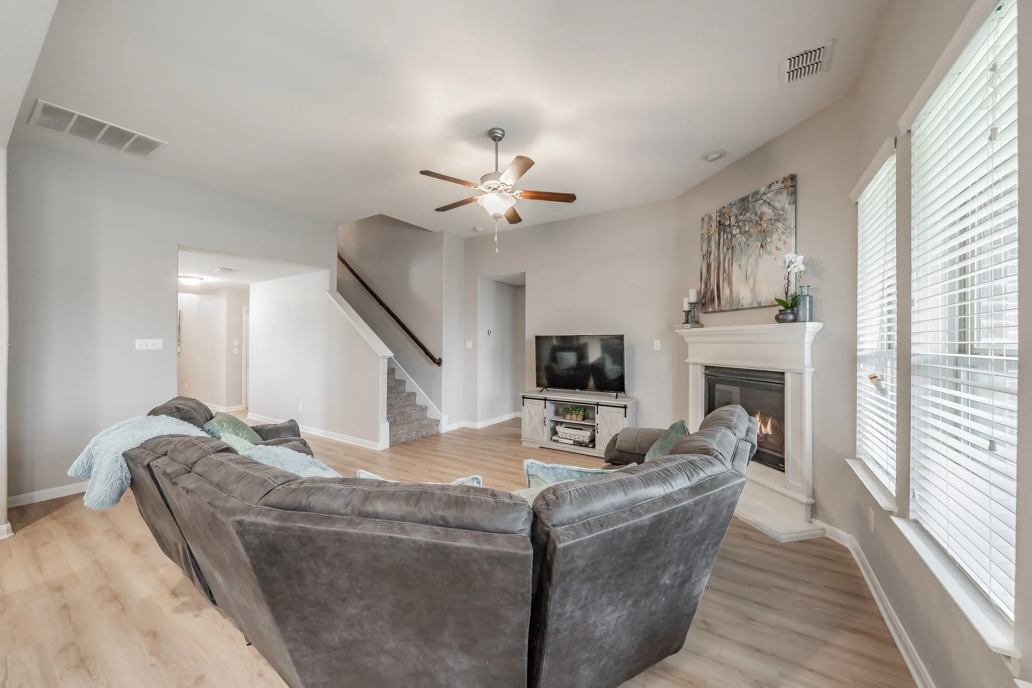 Single Family Residence For Sale in Tarrant County , 9041 Bronze Meadow Drive, Fort Worth, Texas 76131, 5 Bedroom, 5 Bathroom, 2 Garage spaces, 2,745 Sqft, built in 2018, Preowned, mls#21121463, Real Estate Agent in Fort Worth, Homes For Sale in Tarrant county, Homes For Sale in Fort Worth, Realtor in Fort Worth Texas, Real Estate Brokerage Independent Realty Texas, Luminita Cordes Realtor