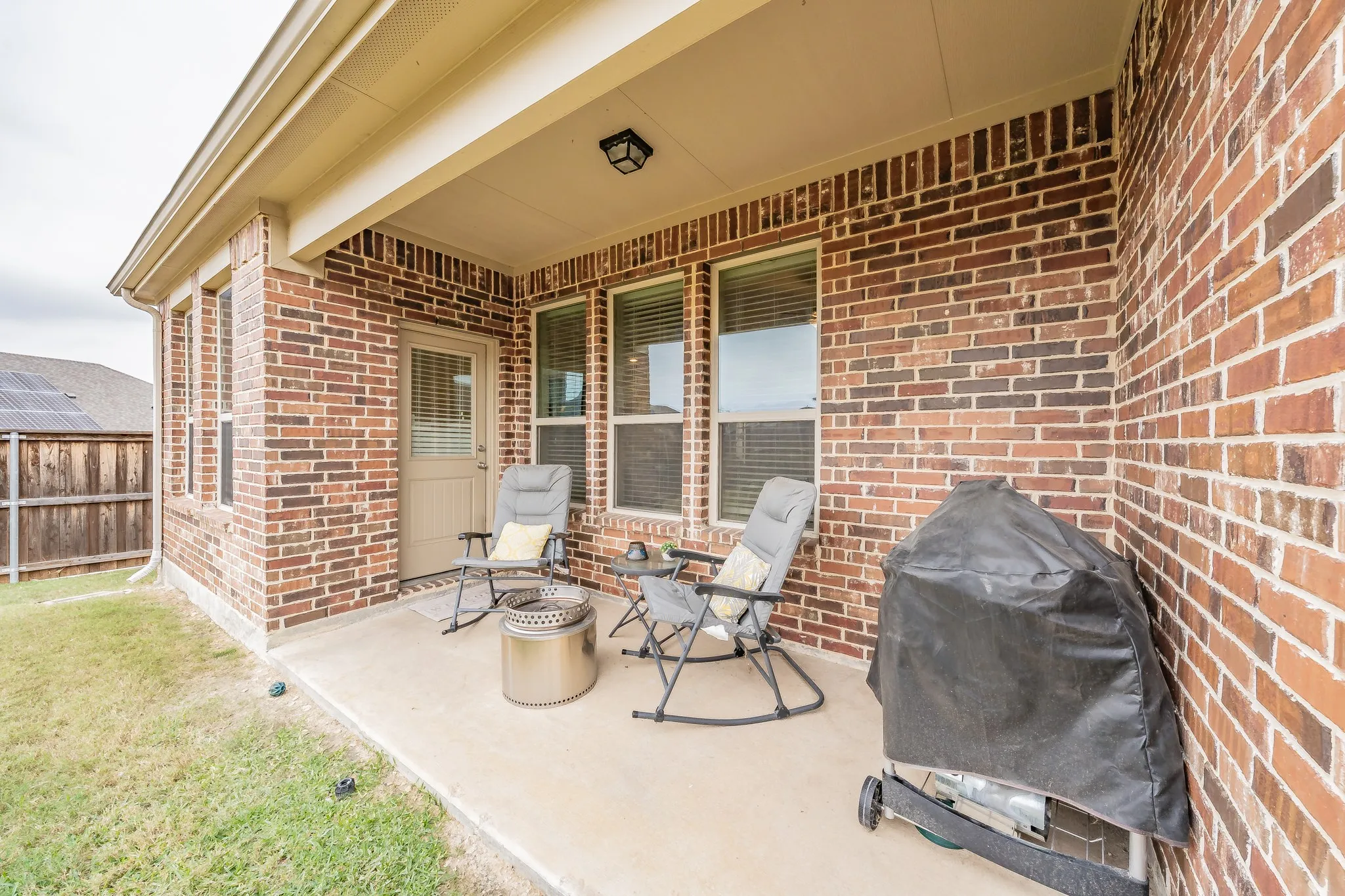 Single Family Residence For Sale in Tarrant County , 9041 Bronze Meadow Drive, Fort Worth, Texas 76131, 5 Bedroom, 5 Bathroom, 2 Garage spaces, 2,745 Sqft, built in 2018, Preowned, mls#21121463, Real Estate Agent in Fort Worth, Homes For Sale in Tarrant county, Homes For Sale in Fort Worth, Realtor in Fort Worth Texas, Real Estate Brokerage Independent Realty Texas, Luminita Cordes Realtor