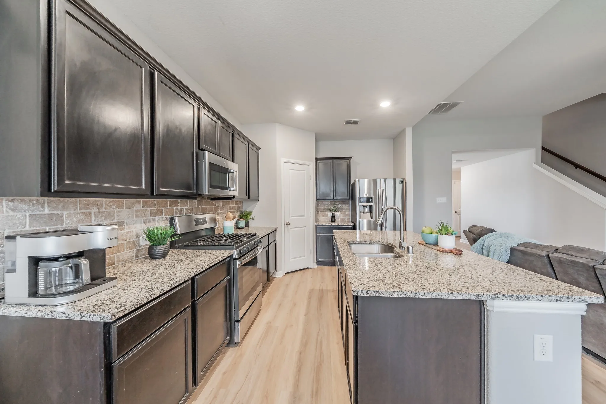 Single Family Residence For Sale in Tarrant County , 9041 Bronze Meadow Drive, Fort Worth, Texas 76131, 5 Bedroom, 5 Bathroom, 2 Garage spaces, 2,745 Sqft, built in 2018, Preowned, mls#21121463, Real Estate Agent in Fort Worth, Homes For Sale in Tarrant county, Homes For Sale in Fort Worth, Realtor in Fort Worth Texas, Real Estate Brokerage Independent Realty Texas, Luminita Cordes Realtor