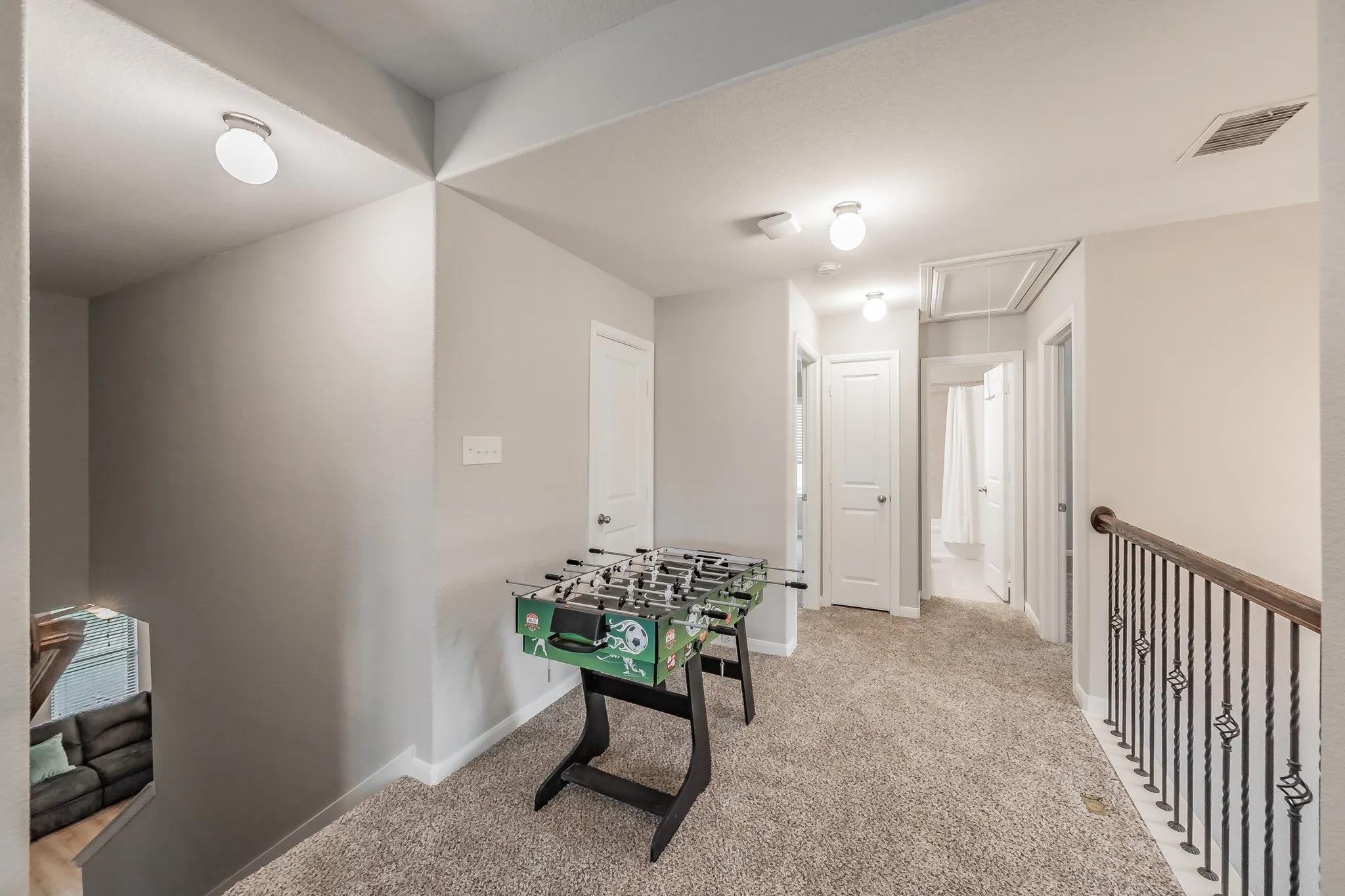 Single Family Residence For Sale in Tarrant County , 9041 Bronze Meadow Drive, Fort Worth, Texas 76131, 5 Bedroom, 5 Bathroom, 2 Garage spaces, 2,745 Sqft, built in 2018, Preowned, mls#21121463, Real Estate Agent in Fort Worth, Homes For Sale in Tarrant county, Homes For Sale in Fort Worth, Realtor in Fort Worth Texas, Real Estate Brokerage Independent Realty Texas, Luminita Cordes Realtor