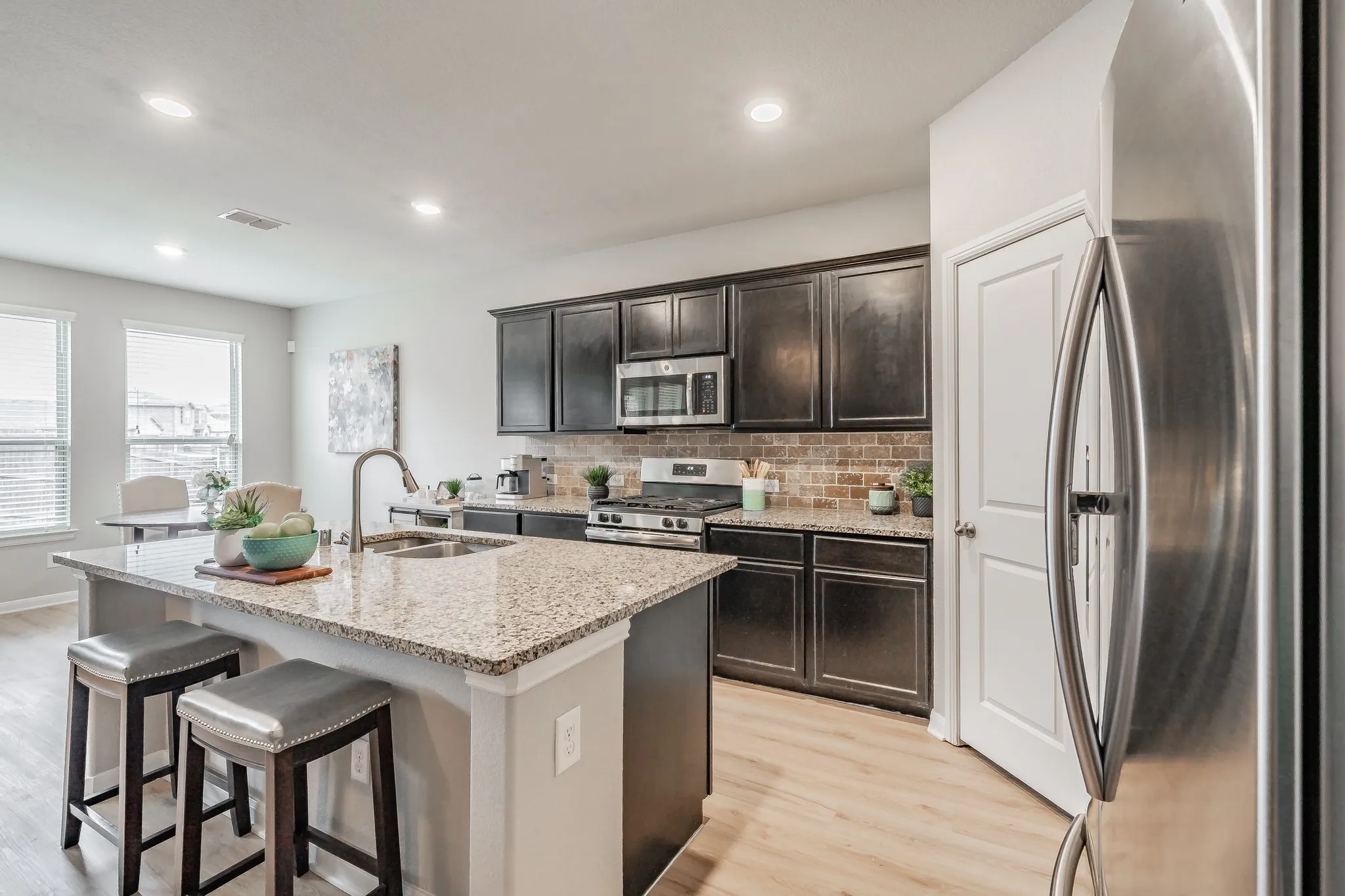 Single Family Residence For Sale in Tarrant County , 9041 Bronze Meadow Drive, Fort Worth, Texas 76131, 5 Bedroom, 5 Bathroom, 2 Garage spaces, 2,745 Sqft, built in 2018, Preowned, mls#21121463, Real Estate Agent in Fort Worth, Homes For Sale in Tarrant county, Homes For Sale in Fort Worth, Realtor in Fort Worth Texas, Real Estate Brokerage Independent Realty Texas, Luminita Cordes Realtor