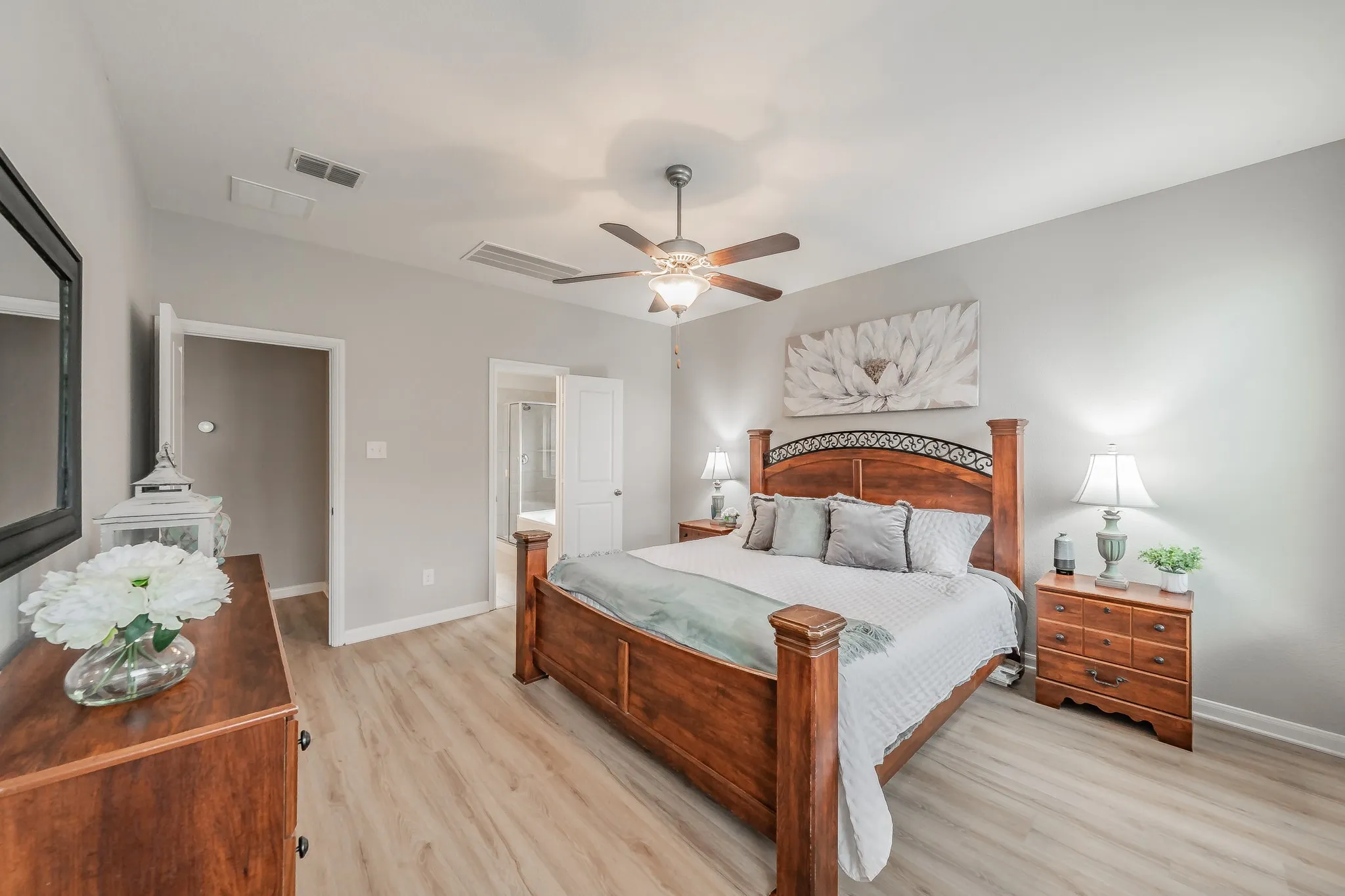 Single Family Residence For Sale in Tarrant County , 9041 Bronze Meadow Drive, Fort Worth, Texas 76131, 5 Bedroom, 5 Bathroom, 2 Garage spaces, 2,745 Sqft, built in 2018, Preowned, mls#21121463, Real Estate Agent in Fort Worth, Homes For Sale in Tarrant county, Homes For Sale in Fort Worth, Realtor in Fort Worth Texas, Real Estate Brokerage Independent Realty Texas, Luminita Cordes Realtor