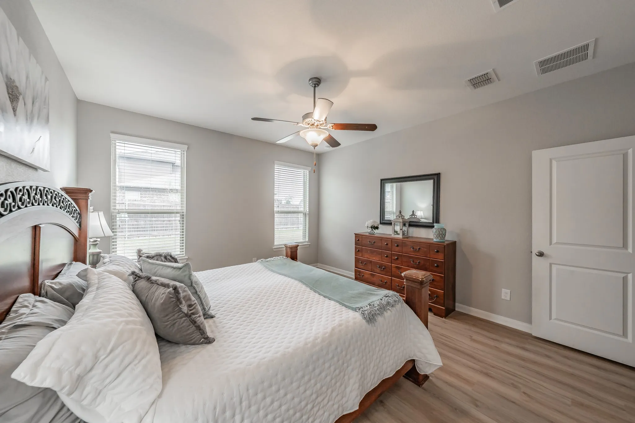 Single Family Residence For Sale in Tarrant County , 9041 Bronze Meadow Drive, Fort Worth, Texas 76131, 5 Bedroom, 5 Bathroom, 2 Garage spaces, 2,745 Sqft, built in 2018, Preowned, mls#21121463, Real Estate Agent in Fort Worth, Homes For Sale in Tarrant county, Homes For Sale in Fort Worth, Realtor in Fort Worth Texas, Real Estate Brokerage Independent Realty Texas, Luminita Cordes Realtor