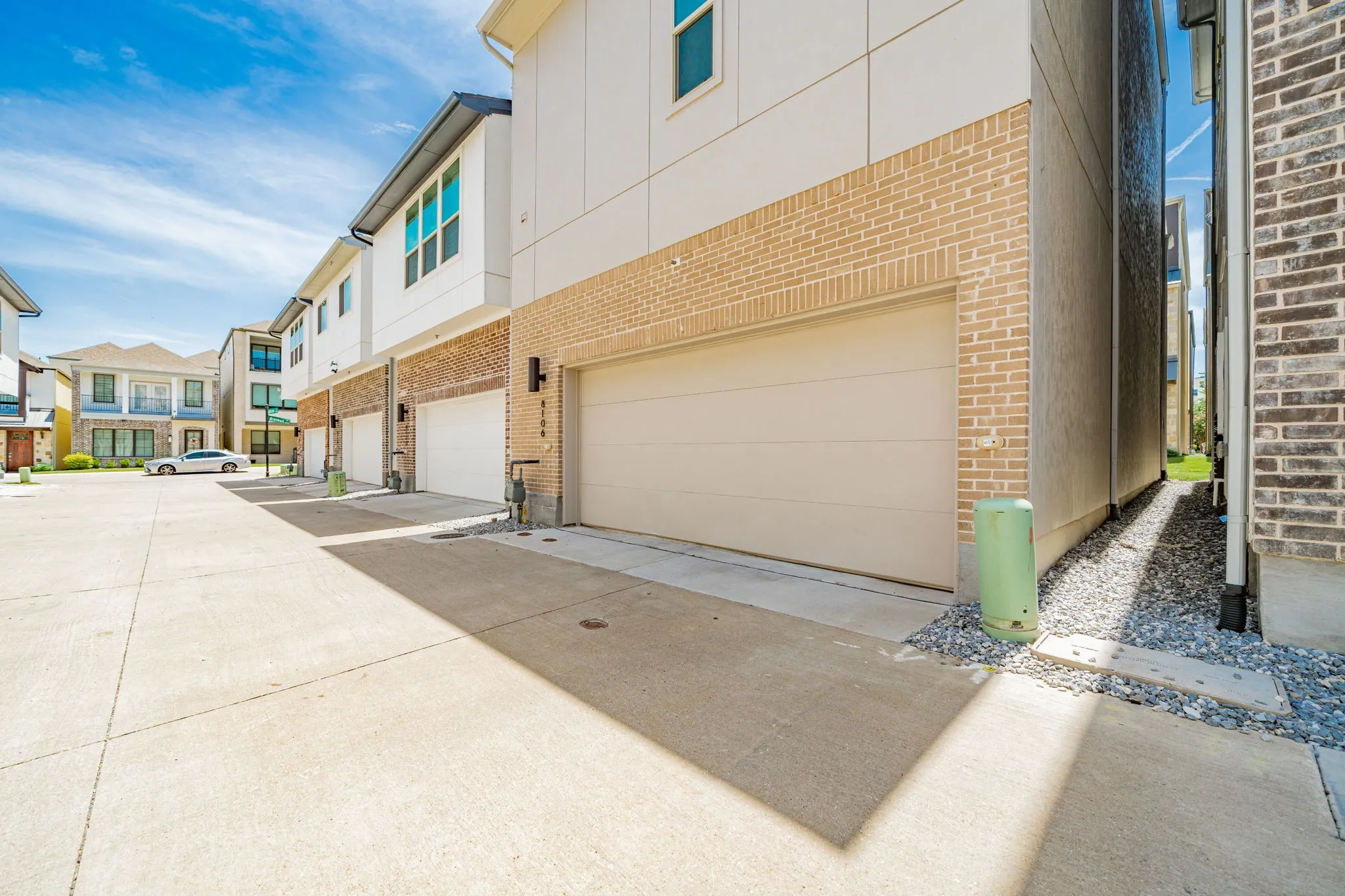 Single Family Residence For Sale in Dallas County , 8106 Fallston Court, Dallas, Texas 75231, 3 Bedrooms, 3 Bathrooms, 2 Garage spaces, 2,220 Sqft, built in 2022, Price $634,999, mls#21120863, Real Estate Agent in Dallas, Homes For Sale in Dallas county, Homes For Sale in Dallas, Realtor in Dallas Texas, Real Estate Brokerage Independent Realty Texas, Luminita Cordes Realtor