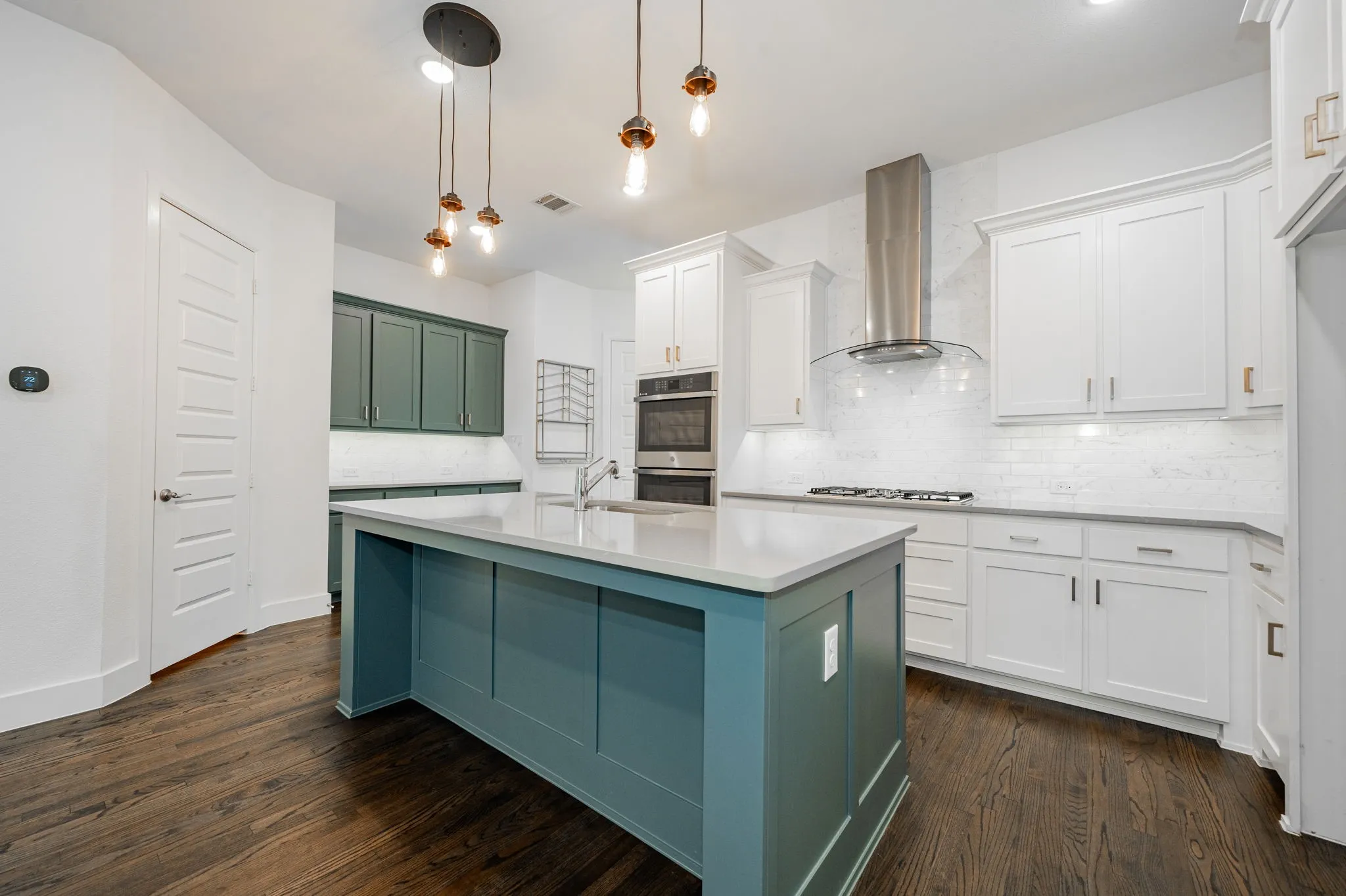 Single Family Residence For Sale in Dallas County , 8106 Fallston Court, Dallas, Texas 75231, 3 Bedrooms, 3 Bathrooms, 2 Garage spaces, 2,220 Sqft, built in 2022, Price $634,999, mls#21120863, Real Estate Agent in Dallas, Homes For Sale in Dallas county, Homes For Sale in Dallas, Realtor in Dallas Texas, Real Estate Brokerage Independent Realty Texas, Luminita Cordes Realtor