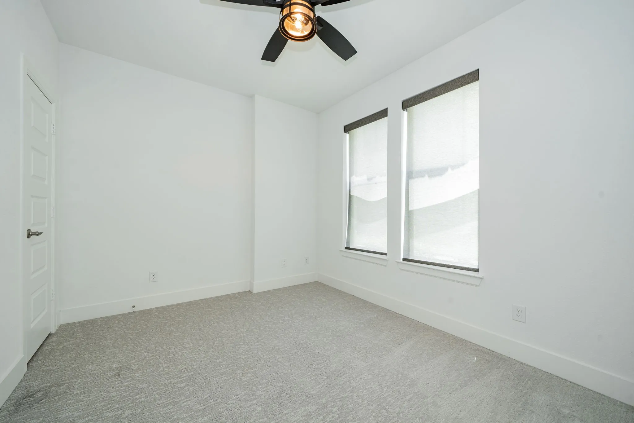 Single Family Residence For Sale in Dallas County , 8106 Fallston Court, Dallas, Texas 75231, 3 Bedrooms, 3 Bathrooms, 2 Garage spaces, 2,220 Sqft, built in 2022, Price $634,999, mls#21120863, Real Estate Agent in Dallas, Homes For Sale in Dallas county, Homes For Sale in Dallas, Realtor in Dallas Texas, Real Estate Brokerage Independent Realty Texas, Luminita Cordes Realtor