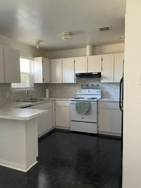 Business For Sale in Hill County , 1056-1058 Ih 35 S, Abbott, Texas 76621, 0, 0, Garage spaces, 0 Sqft, built in 2010, Preowned, mls#21121838, Real Estate Agent in Abbott, Homes For Sale in Hill county, Homes For Sale in Abbott, Realtor in Abbott Texas, Real Estate Brokerage Independent Realty Texas, Luminita Cordes Realtor