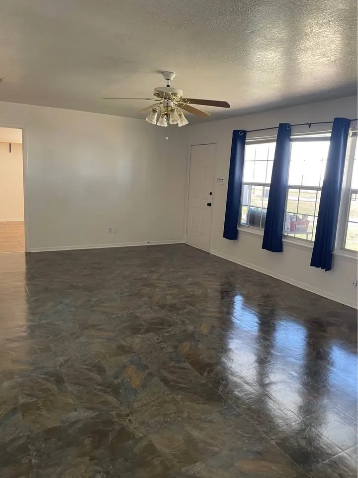 Business For Sale in Hill County , 1056-1058 Ih 35 S, Abbott, Texas 76621, 0, 0, Garage spaces, 0 Sqft, built in 2010, Preowned, mls#21121838, Real Estate Agent in Abbott, Homes For Sale in Hill county, Homes For Sale in Abbott, Realtor in Abbott Texas, Real Estate Brokerage Independent Realty Texas, Luminita Cordes Realtor