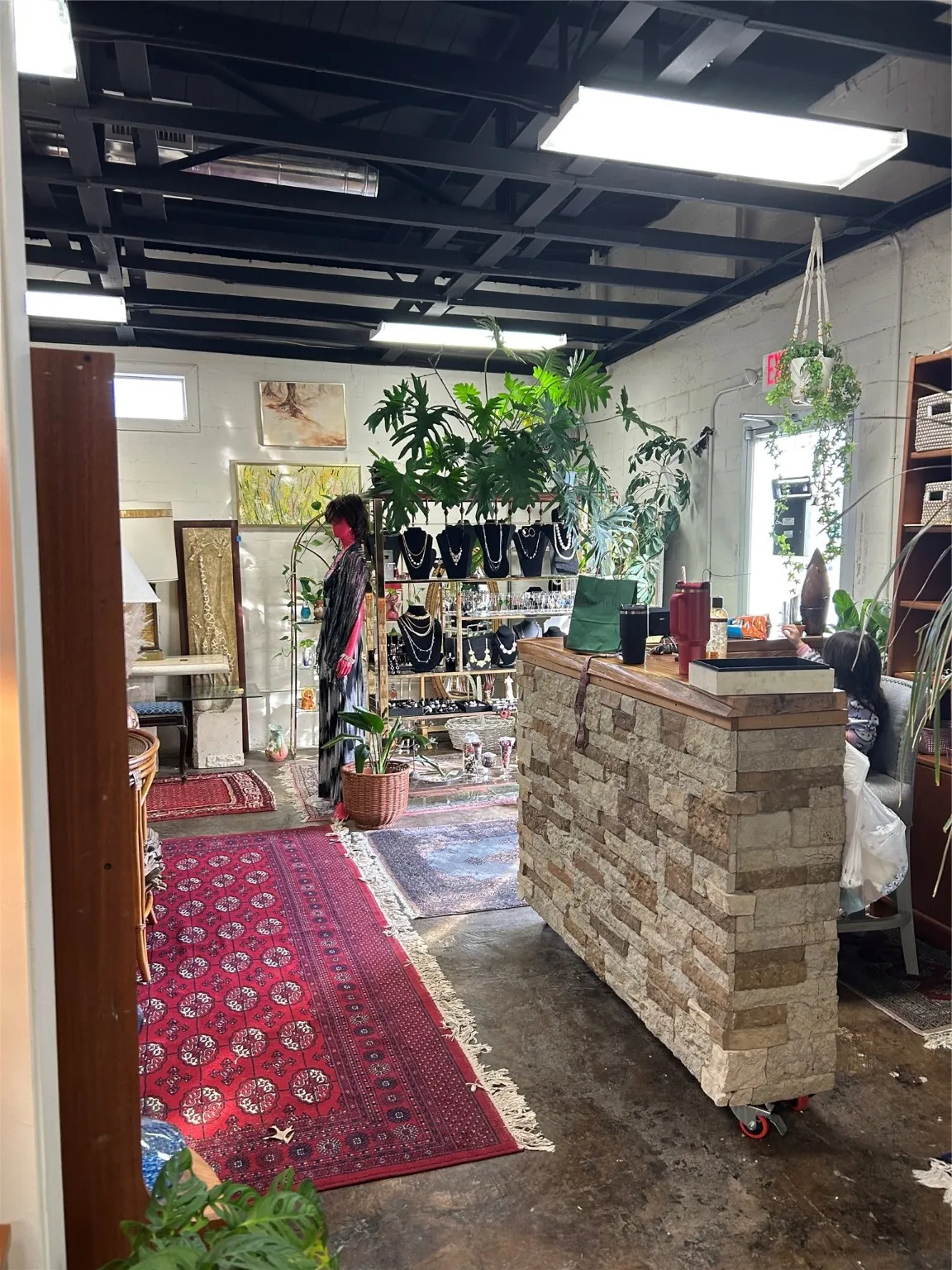 Lobby-Vintage Store
