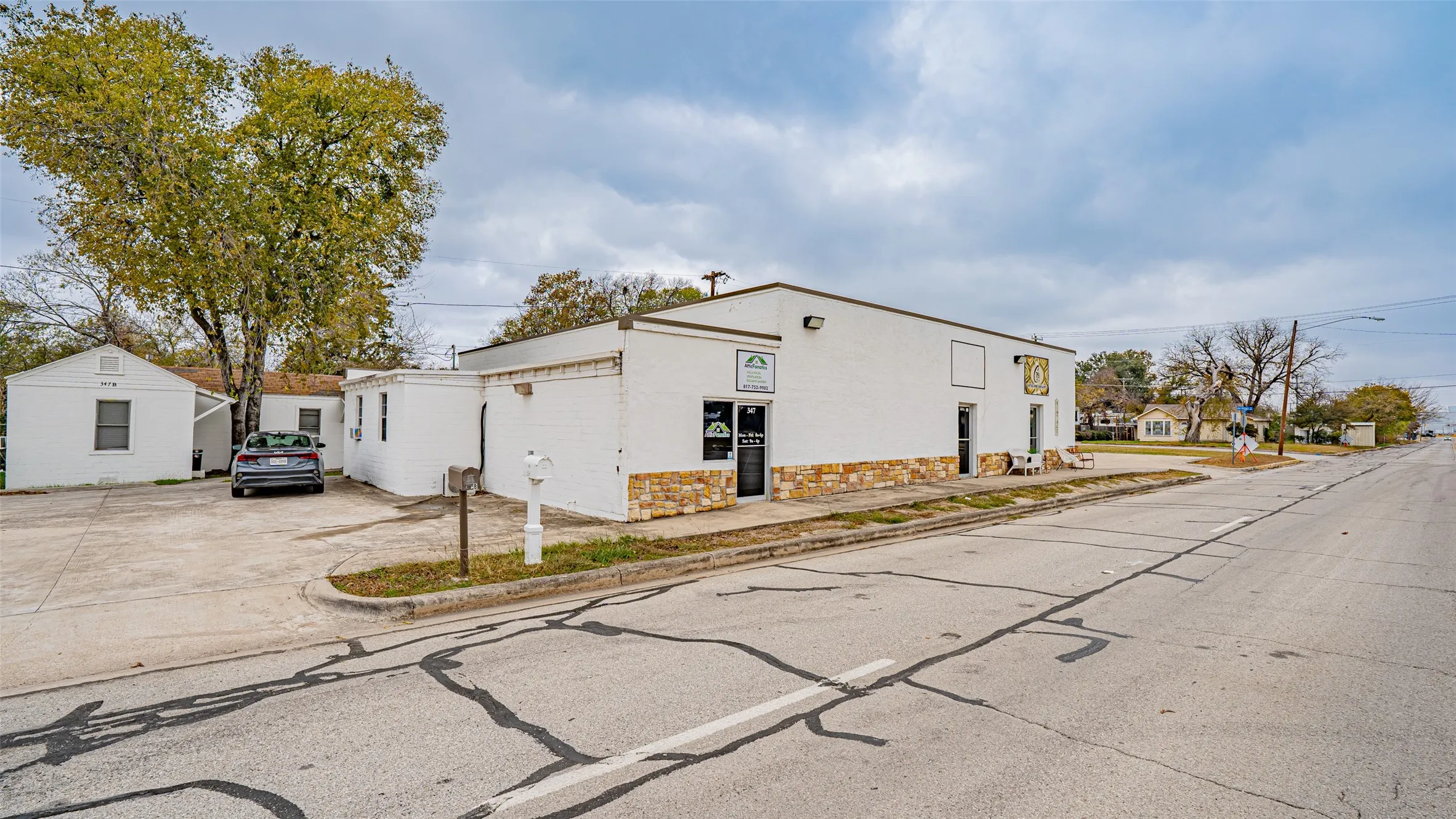 Retail For Sale in Tarrant County , 347 N Cherry Lane, White Settlement, Texas 76108, 0, 0, Garage spaces, 0 Sqft, built in 1970, Preowned, mls#21121857, Real Estate Agent in White Settlement, Homes For Sale in Tarrant county, Homes For Sale in White Settlement, Realtor in White Settlement Texas, Real Estate Brokerage Independent Realty Texas, Luminita Cordes Realtor