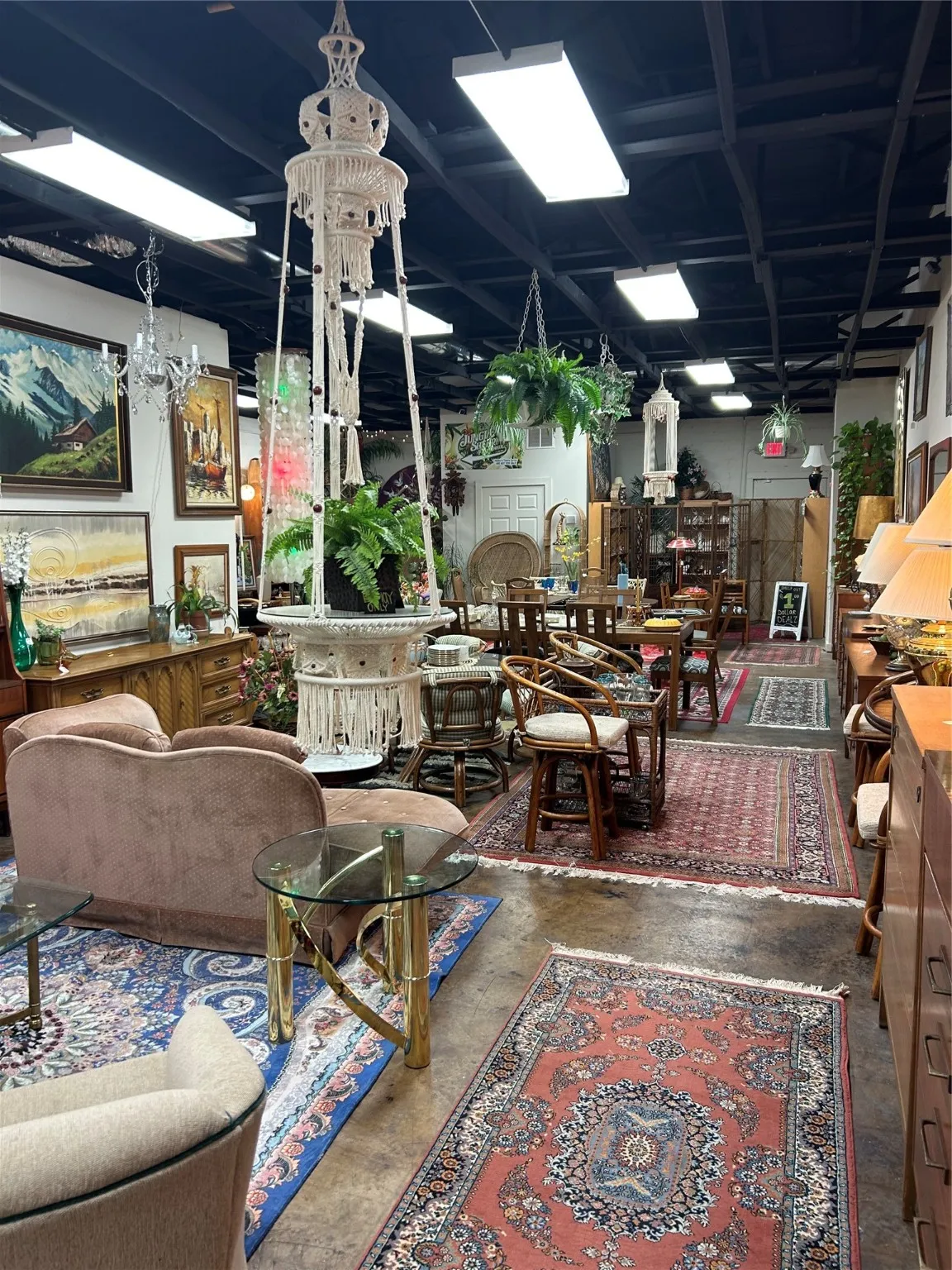 Showroom-Vintage Store
