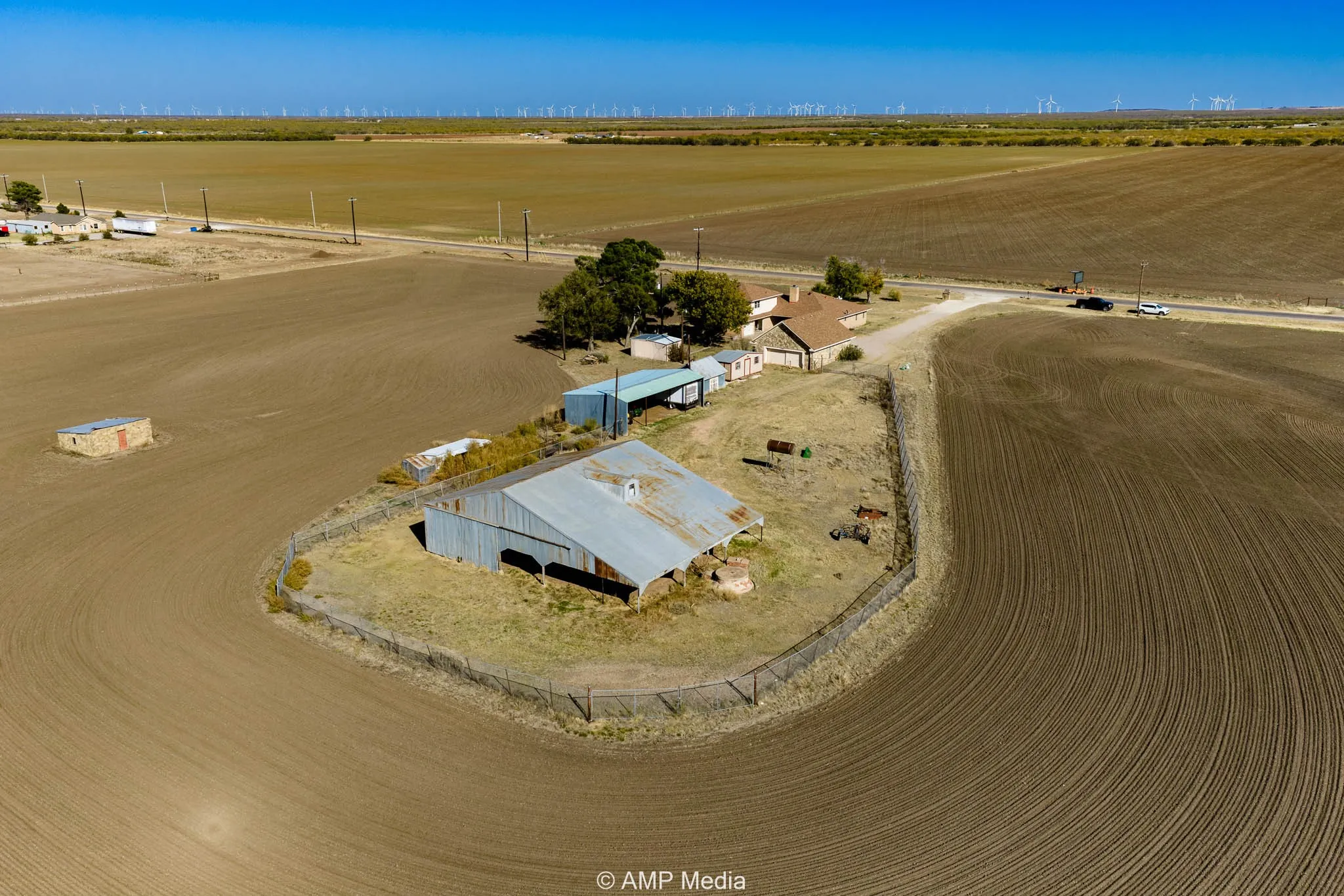 Single Family Residence For Sale in Taylor County , 1102 Elmdale Road N, Abilene, Texas 79601, 3 Bedroom, 4 Bathroom, 2 Garage spaces, 2,632 Sqft, built in 1981, Preowned, mls#21120117, Real Estate Agent in Abilene, Homes For Sale in Taylor county, Homes For Sale in Abilene, Realtor in Abilene Texas, Real Estate Brokerage Independent Realty Texas, Luminita Cordes Realtor