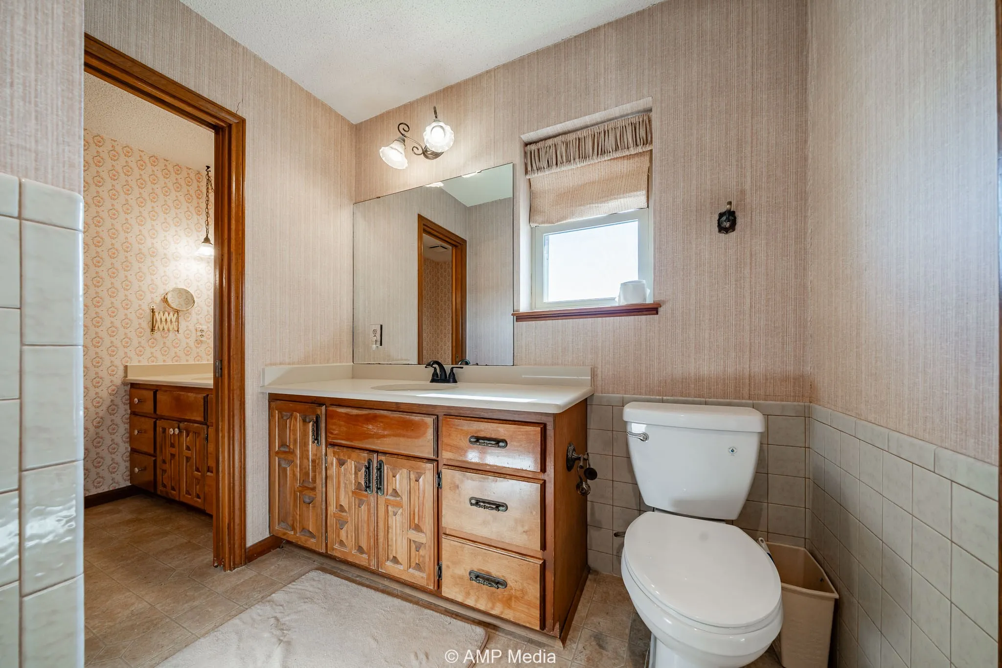 Single Family Residence For Sale in Taylor County , 1102 Elmdale Road N, Abilene, Texas 79601, 3 Bedroom, 4 Bathroom, 2 Garage spaces, 2,632 Sqft, built in 1981, Preowned, mls#21120117, Real Estate Agent in Abilene, Homes For Sale in Taylor county, Homes For Sale in Abilene, Realtor in Abilene Texas, Real Estate Brokerage Independent Realty Texas, Luminita Cordes Realtor