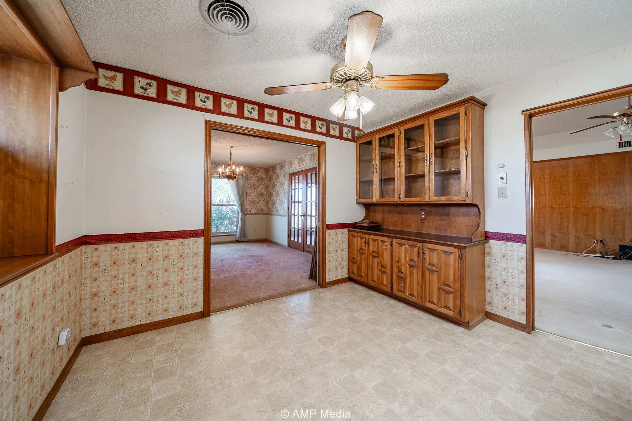 Single Family Residence For Sale in Taylor County , 1102 Elmdale Road N, Abilene, Texas 79601, 3 Bedroom, 4 Bathroom, 2 Garage spaces, 2,632 Sqft, built in 1981, Preowned, mls#21120117, Real Estate Agent in Abilene, Homes For Sale in Taylor county, Homes For Sale in Abilene, Realtor in Abilene Texas, Real Estate Brokerage Independent Realty Texas, Luminita Cordes Realtor
