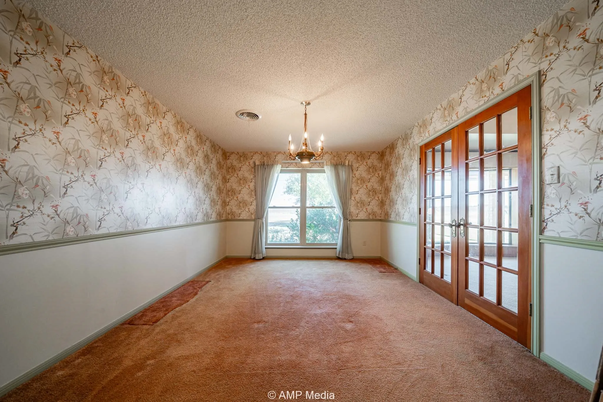 Single Family Residence For Sale in Taylor County , 1102 Elmdale Road N, Abilene, Texas 79601, 3 Bedroom, 4 Bathroom, 2 Garage spaces, 2,632 Sqft, built in 1981, Preowned, mls#21120117, Real Estate Agent in Abilene, Homes For Sale in Taylor county, Homes For Sale in Abilene, Realtor in Abilene Texas, Real Estate Brokerage Independent Realty Texas, Luminita Cordes Realtor