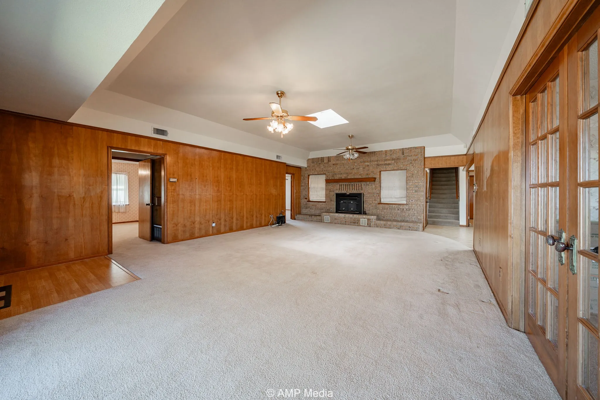 Single Family Residence For Sale in Taylor County , 1102 Elmdale Road N, Abilene, Texas 79601, 3 Bedroom, 4 Bathroom, 2 Garage spaces, 2,632 Sqft, built in 1981, Preowned, mls#21120117, Real Estate Agent in Abilene, Homes For Sale in Taylor county, Homes For Sale in Abilene, Realtor in Abilene Texas, Real Estate Brokerage Independent Realty Texas, Luminita Cordes Realtor