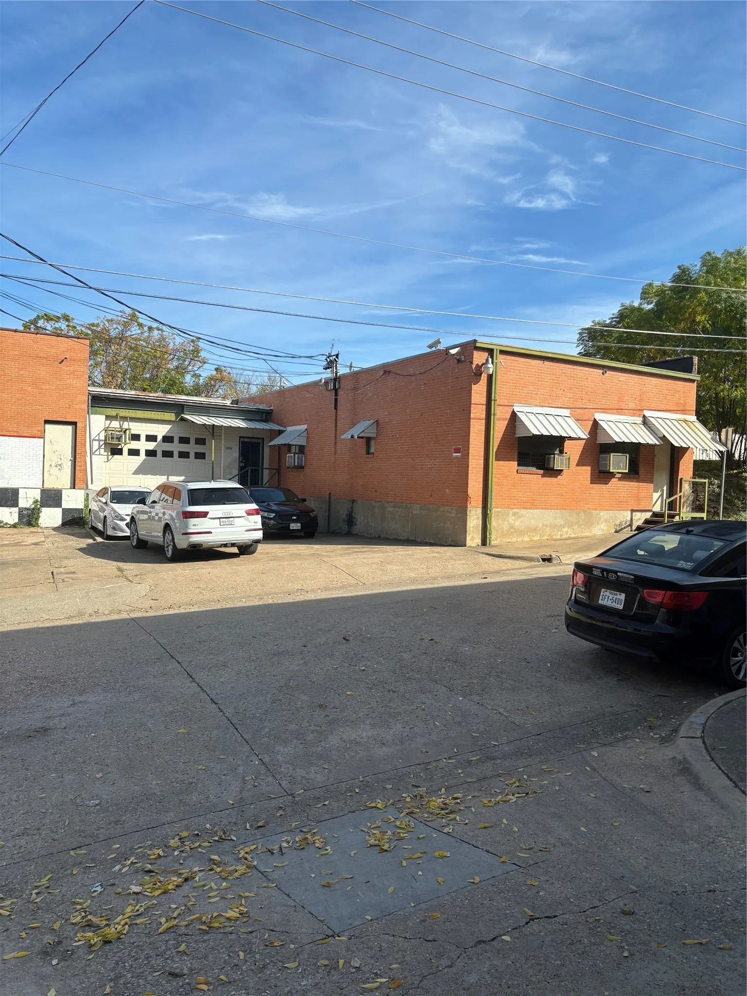 View of front -WALL STREET SIDE