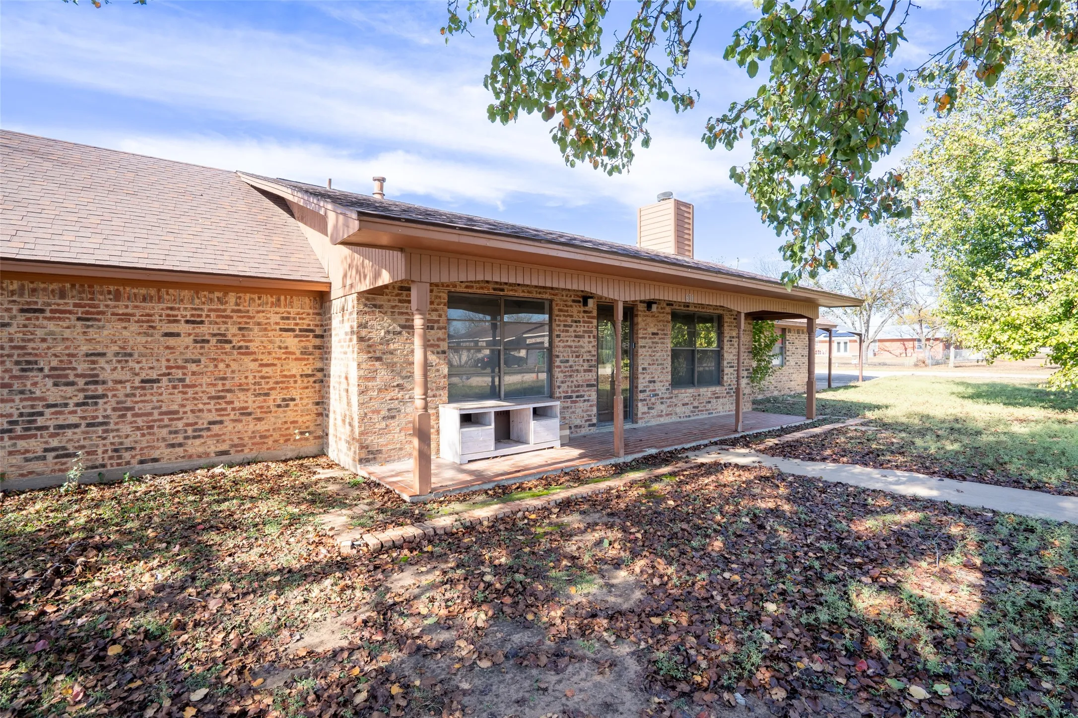 Single Family Residence For Sale in Erath County , 601 Henry St Street, Dublin, Texas 76446, 4 Bedroom, 3 Bathroom, 2 Garage spaces, 2,736 Sqft, built in 1983, mls#21122087, Real Estate Agent in Dublin, Homes For Sale in Erath county, Homes For Sale in Dublin, Realtor in Dublin Texas, Real Estate Brokerage Independent Realty Texas, Luminita Cordes Realtor