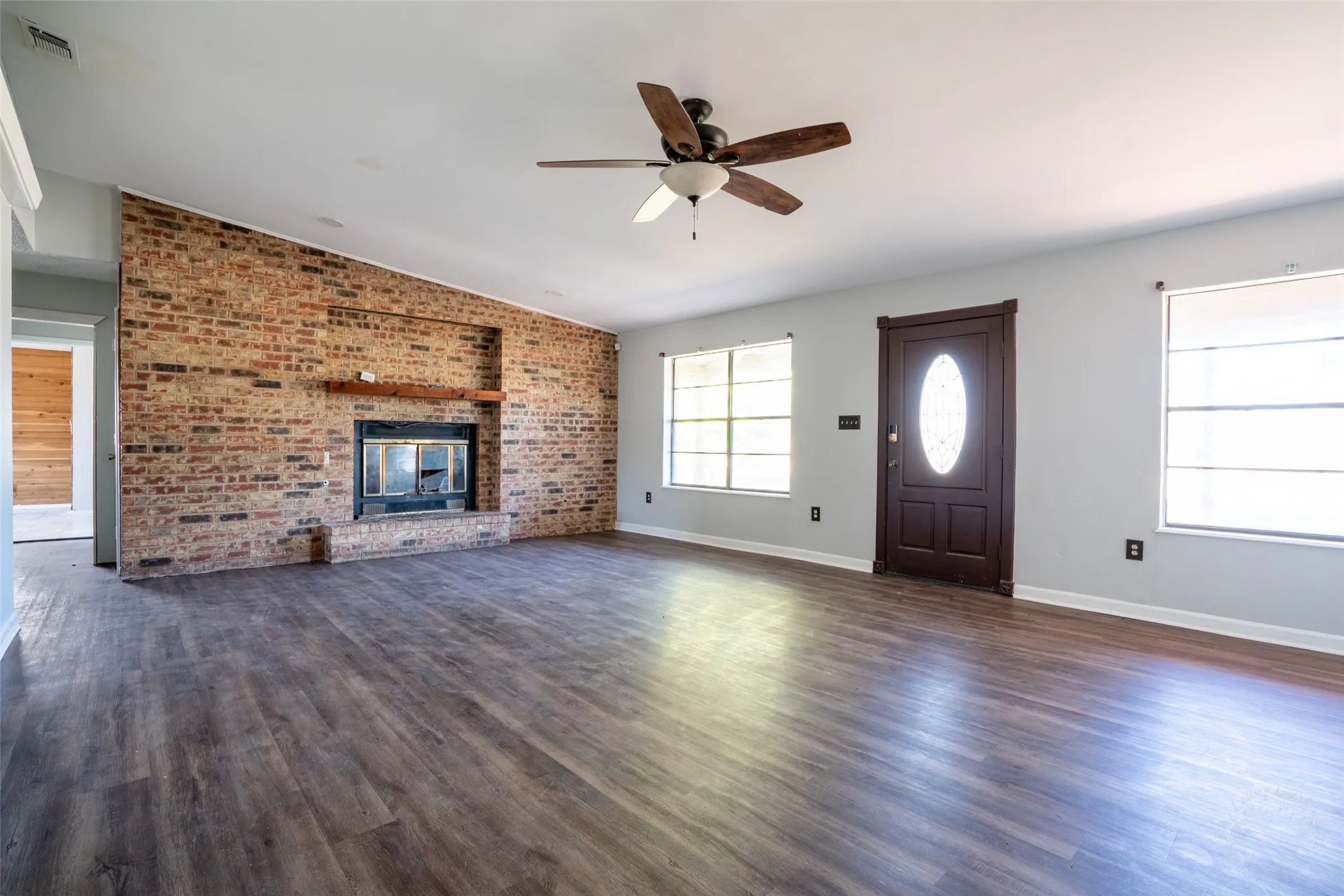 Single Family Residence For Sale in Erath County , 601 Henry St Street, Dublin, Texas 76446, 4 Bedroom, 3 Bathroom, 2 Garage spaces, 2,736 Sqft, built in 1983, mls#21122087, Real Estate Agent in Dublin, Homes For Sale in Erath county, Homes For Sale in Dublin, Realtor in Dublin Texas, Real Estate Brokerage Independent Realty Texas, Luminita Cordes Realtor