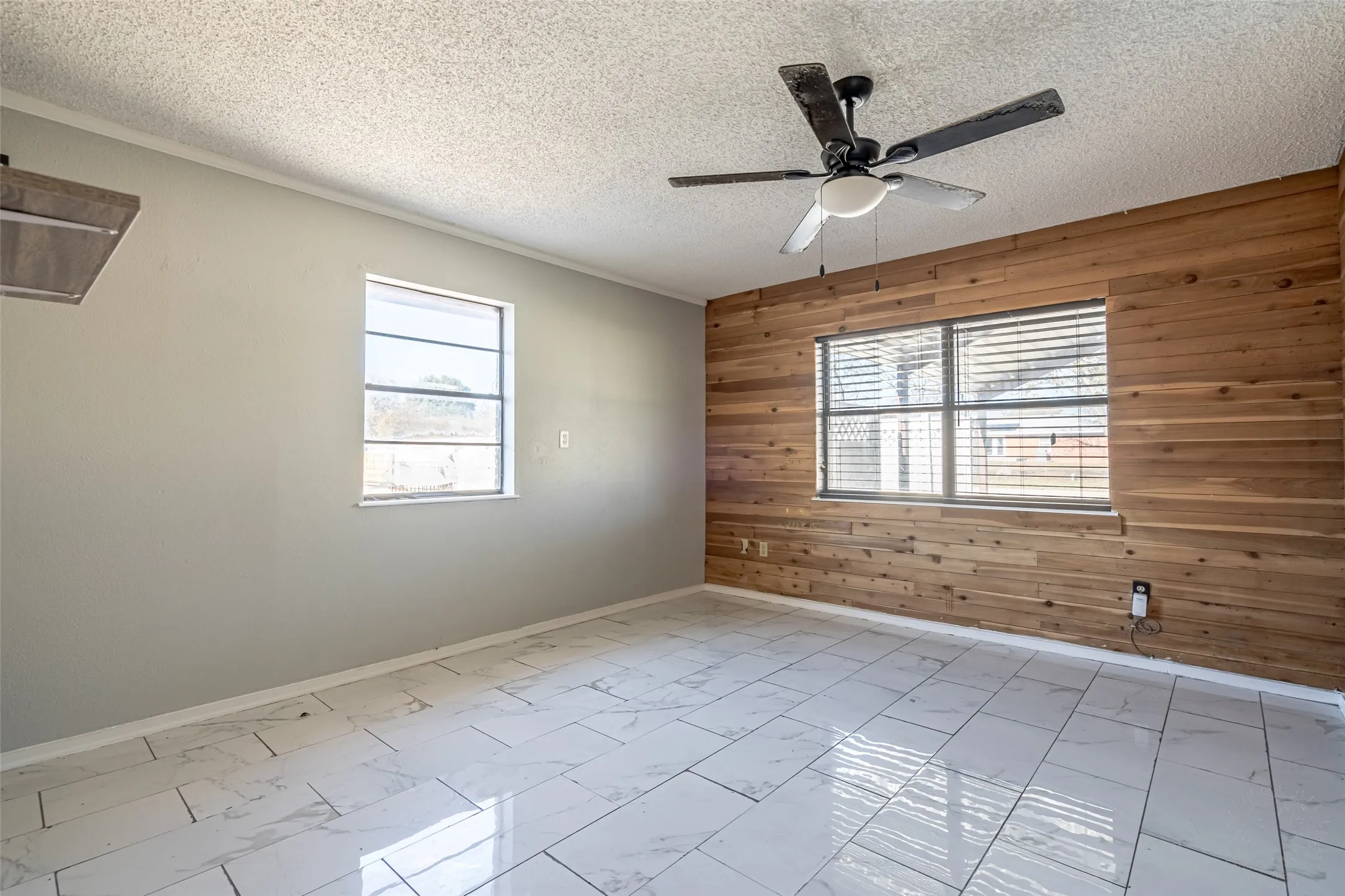 Single Family Residence For Sale in Erath County , 601 Henry St Street, Dublin, Texas 76446, 4 Bedroom, 3 Bathroom, 2 Garage spaces, 2,736 Sqft, built in 1983, mls#21122087, Real Estate Agent in Dublin, Homes For Sale in Erath county, Homes For Sale in Dublin, Realtor in Dublin Texas, Real Estate Brokerage Independent Realty Texas, Luminita Cordes Realtor