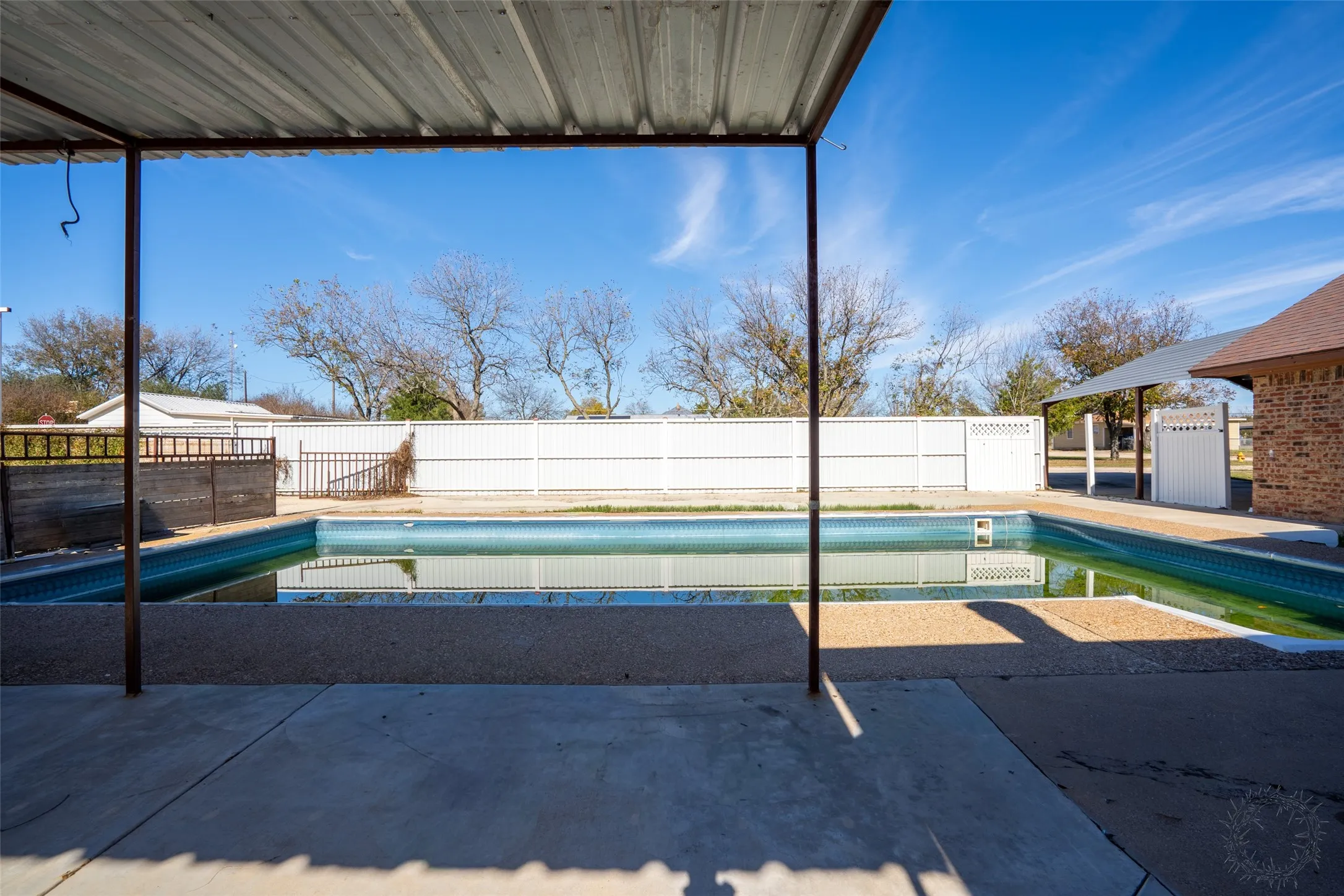 Single Family Residence For Sale in Erath County , 601 Henry St Street, Dublin, Texas 76446, 4 Bedroom, 3 Bathroom, 2 Garage spaces, 2,736 Sqft, built in 1983, mls#21122087, Real Estate Agent in Dublin, Homes For Sale in Erath county, Homes For Sale in Dublin, Realtor in Dublin Texas, Real Estate Brokerage Independent Realty Texas, Luminita Cordes Realtor
