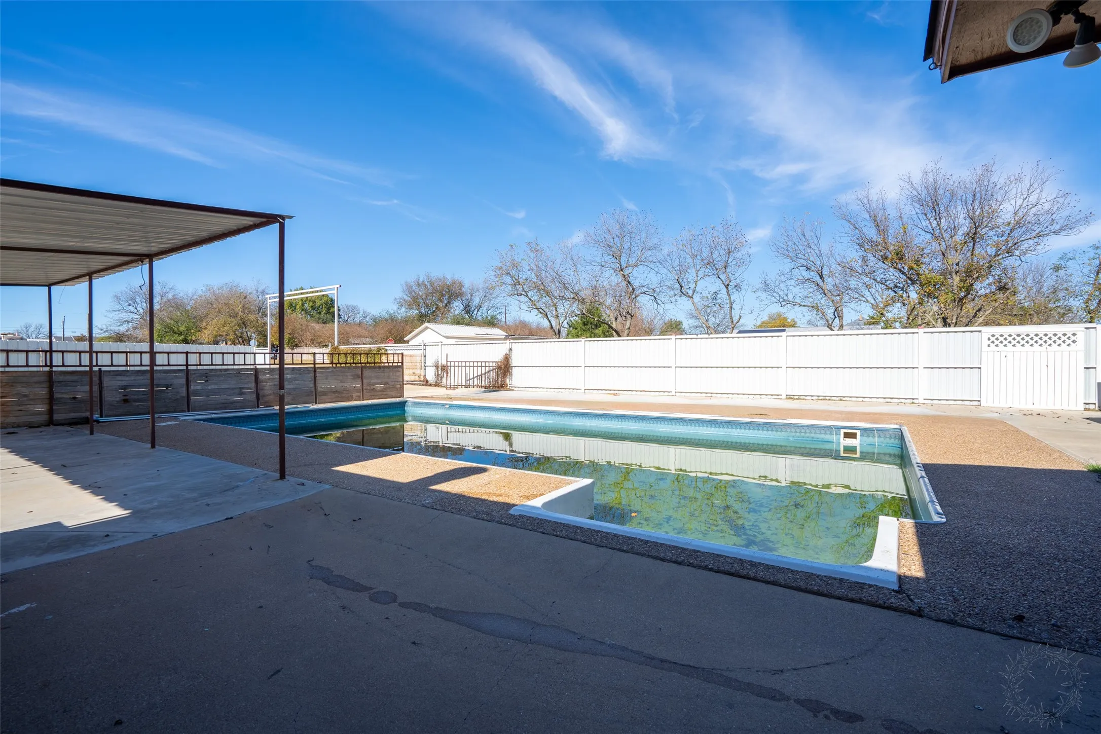 Single Family Residence For Sale in Erath County , 601 Henry St Street, Dublin, Texas 76446, 4 Bedroom, 3 Bathroom, 2 Garage spaces, 2,736 Sqft, built in 1983, mls#21122087, Real Estate Agent in Dublin, Homes For Sale in Erath county, Homes For Sale in Dublin, Realtor in Dublin Texas, Real Estate Brokerage Independent Realty Texas, Luminita Cordes Realtor