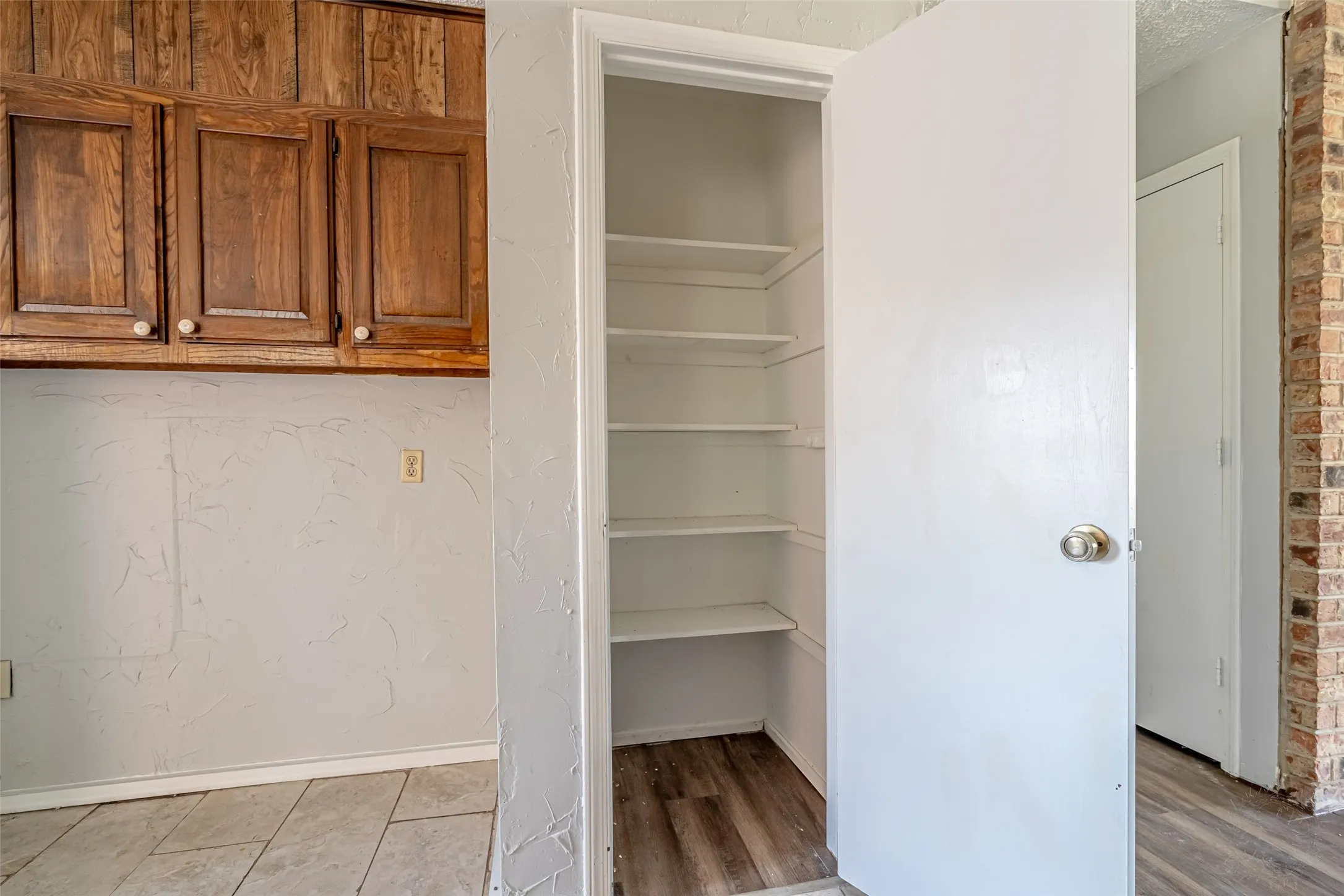 Single Family Residence For Sale in Erath County , 601 Henry St Street, Dublin, Texas 76446, 4 Bedroom, 3 Bathroom, 2 Garage spaces, 2,736 Sqft, built in 1983, mls#21122087, Real Estate Agent in Dublin, Homes For Sale in Erath county, Homes For Sale in Dublin, Realtor in Dublin Texas, Real Estate Brokerage Independent Realty Texas, Luminita Cordes Realtor