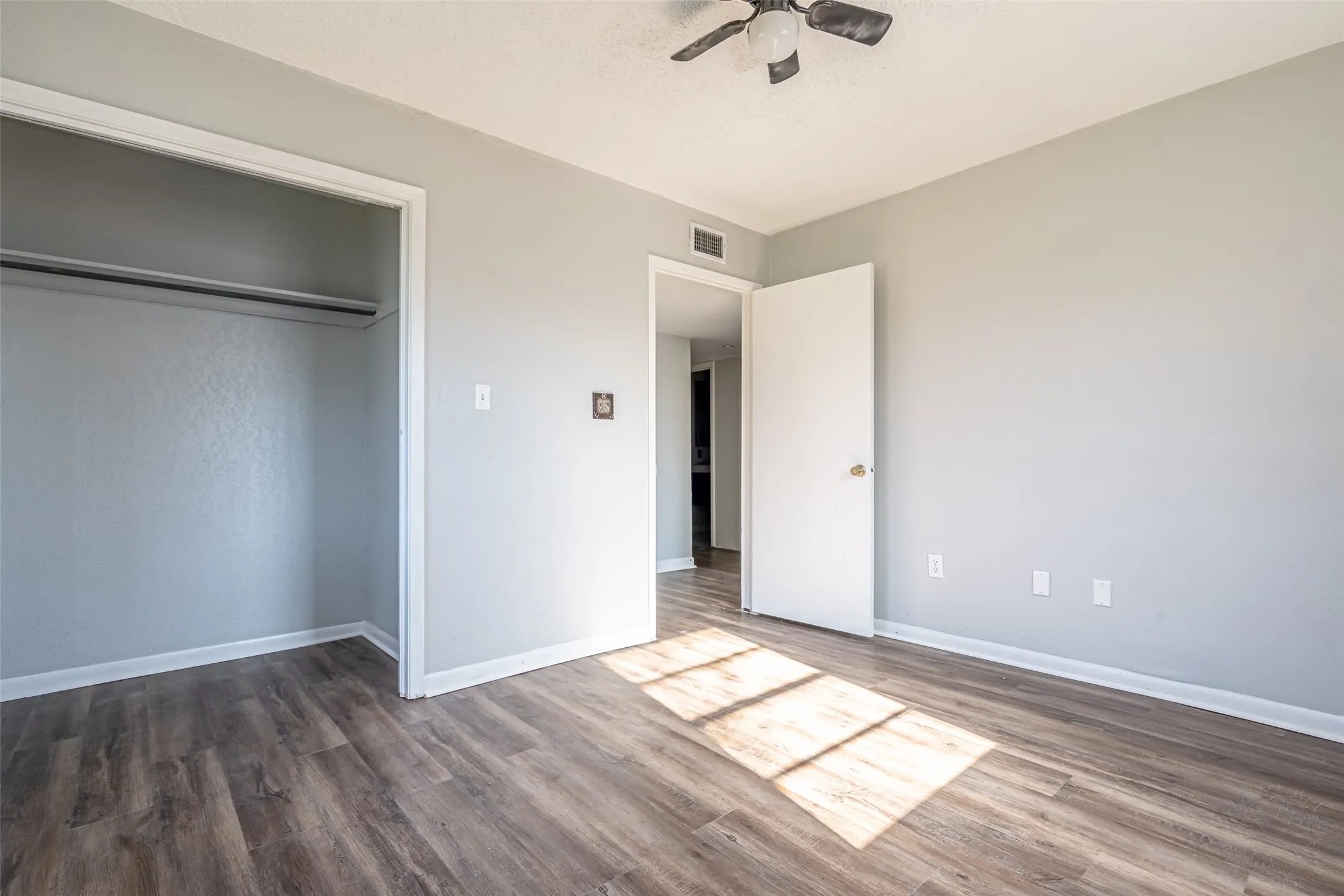 Single Family Residence For Sale in Erath County , 601 Henry St Street, Dublin, Texas 76446, 4 Bedroom, 3 Bathroom, 2 Garage spaces, 2,736 Sqft, built in 1983, mls#21122087, Real Estate Agent in Dublin, Homes For Sale in Erath county, Homes For Sale in Dublin, Realtor in Dublin Texas, Real Estate Brokerage Independent Realty Texas, Luminita Cordes Realtor
