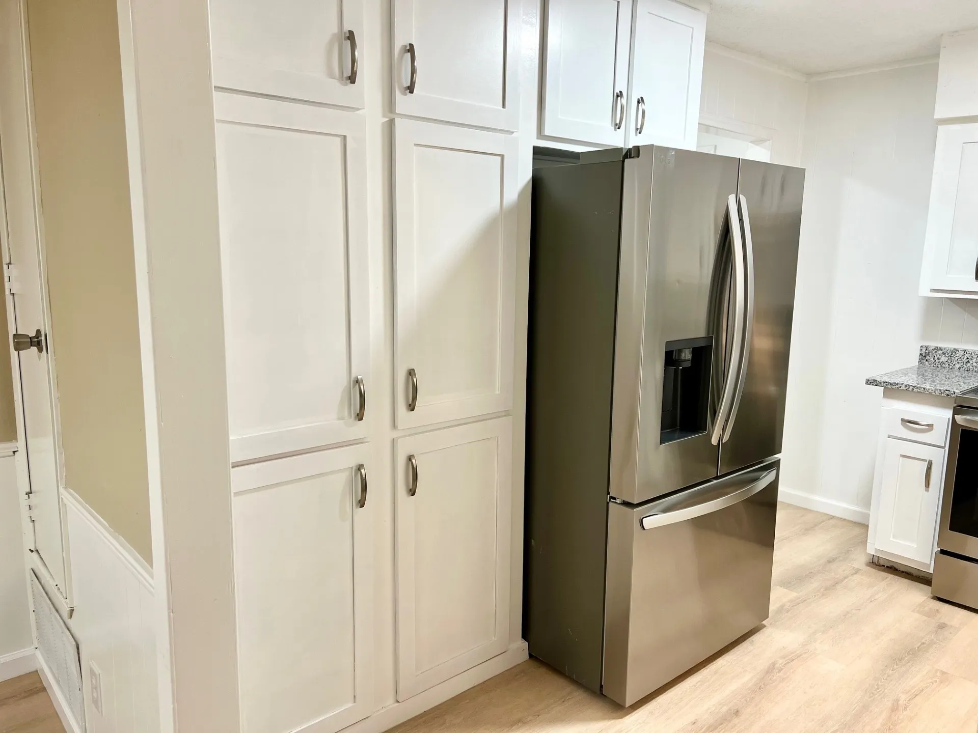 Single Family Residence For Sale in Grayson County , 38 Valley View Circle, Denison, Texas 75021, 3 Bedroom, 2 Bathroom, 2 Garage spaces, 1,376 Sqft, built in 1979, mls#21122168, Real Estate Agent in Denison, Homes For Sale in Grayson county, Homes For Sale in Denison, Realtor in Denison Texas, Real Estate Brokerage Independent Realty Texas, Luminita Cordes Realtor