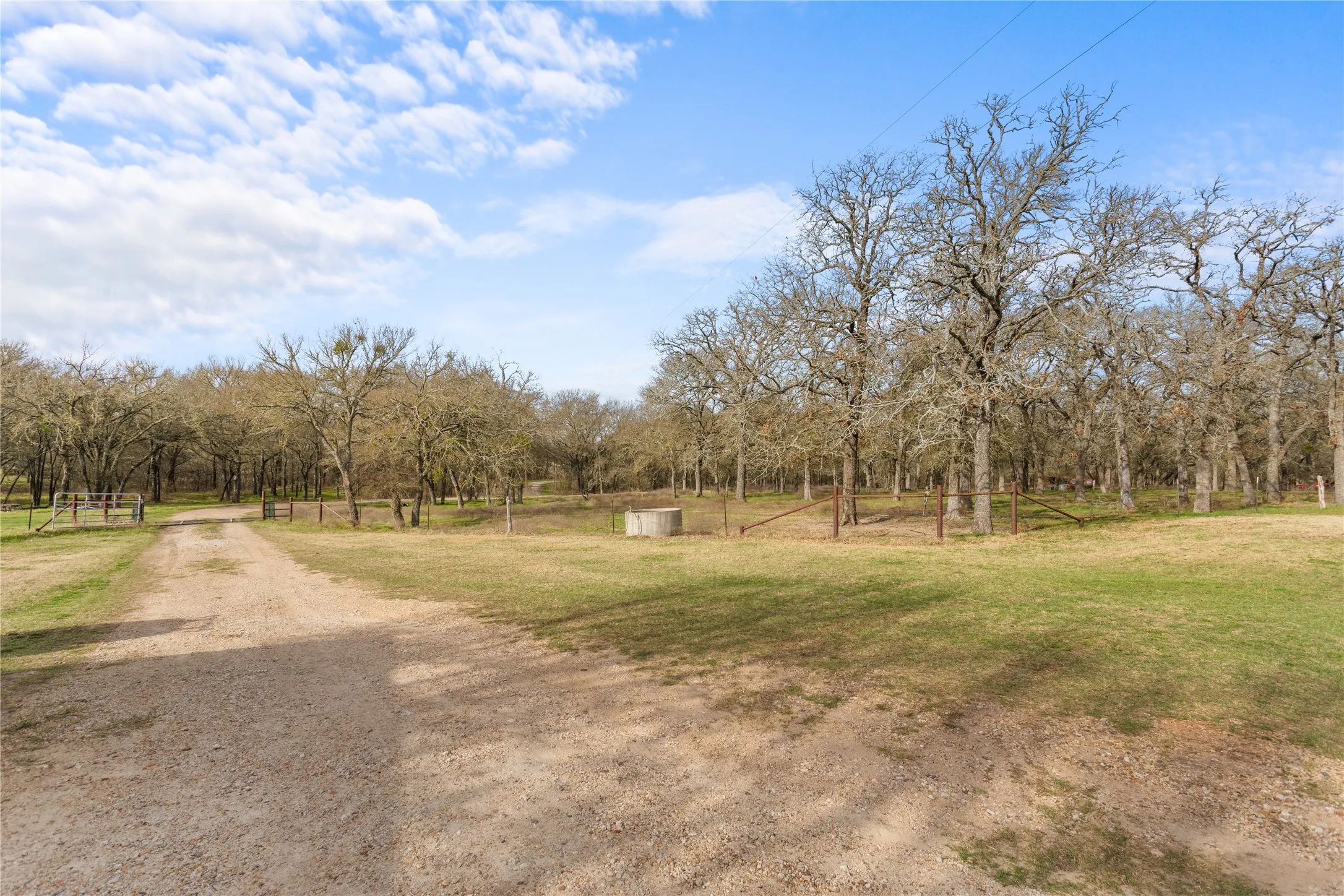 Single Family Residence For Sale in Mc Lennan County , 1447 Red Gate Road, Mart, Texas 76664, 3 Bedrooms, 2 Bathrooms, 2 Garage spaces, 2,602 Sqft, built in 1988, Price $725,000, mls#21122186, Real Estate Agent in Mart, Homes For Sale in Mc Lennan county, Homes For Sale in Mart, Realtor in Mart Texas, Real Estate Brokerage Independent Realty Texas, Luminita Cordes Realtor