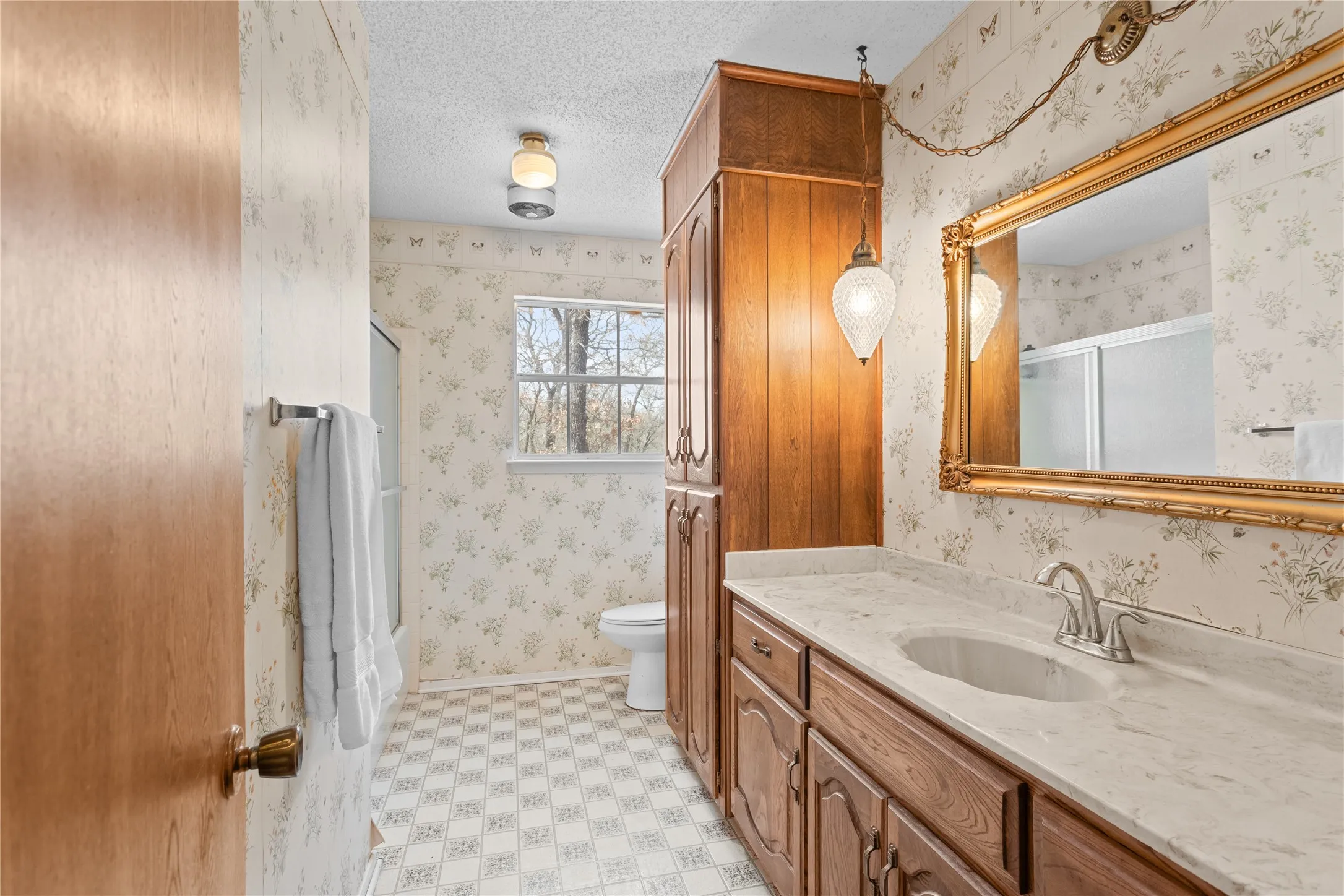 Single Family Residence For Sale in Mc Lennan County , 1447 Red Gate Road, Mart, Texas 76664, 3 Bedrooms, 2 Bathrooms, 2 Garage spaces, 2,602 Sqft, built in 1988, Price $725,000, mls#21122186, Real Estate Agent in Mart, Homes For Sale in Mc Lennan county, Homes For Sale in Mart, Realtor in Mart Texas, Real Estate Brokerage Independent Realty Texas, Luminita Cordes Realtor