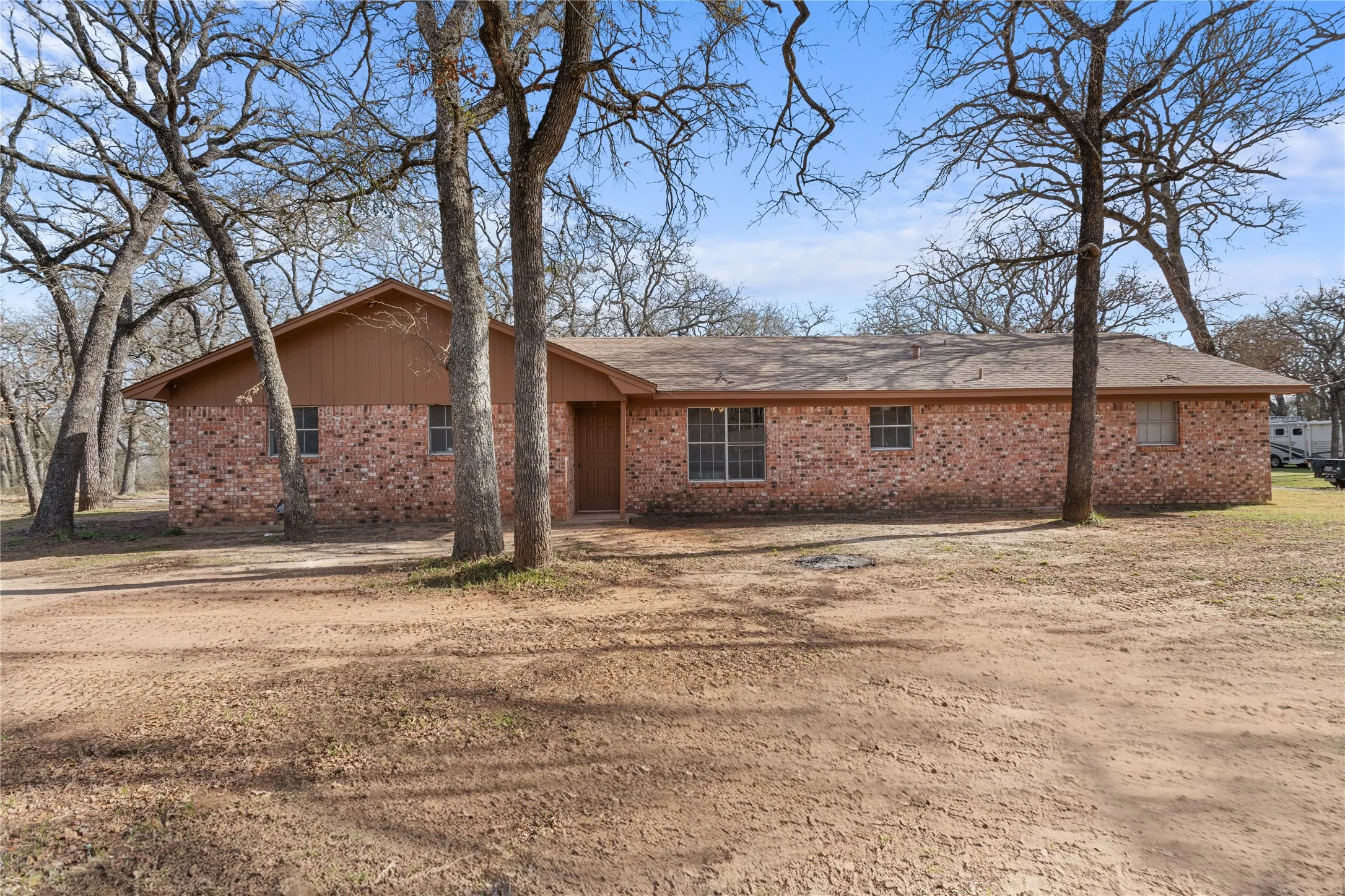 Single Family Residence For Sale in Mc Lennan County , 1447 Red Gate Road, Mart, Texas 76664, 3 Bedrooms, 2 Bathrooms, 2 Garage spaces, 2,602 Sqft, built in 1988, Price $725,000, mls#21122186, Real Estate Agent in Mart, Homes For Sale in Mc Lennan county, Homes For Sale in Mart, Realtor in Mart Texas, Real Estate Brokerage Independent Realty Texas, Luminita Cordes Realtor