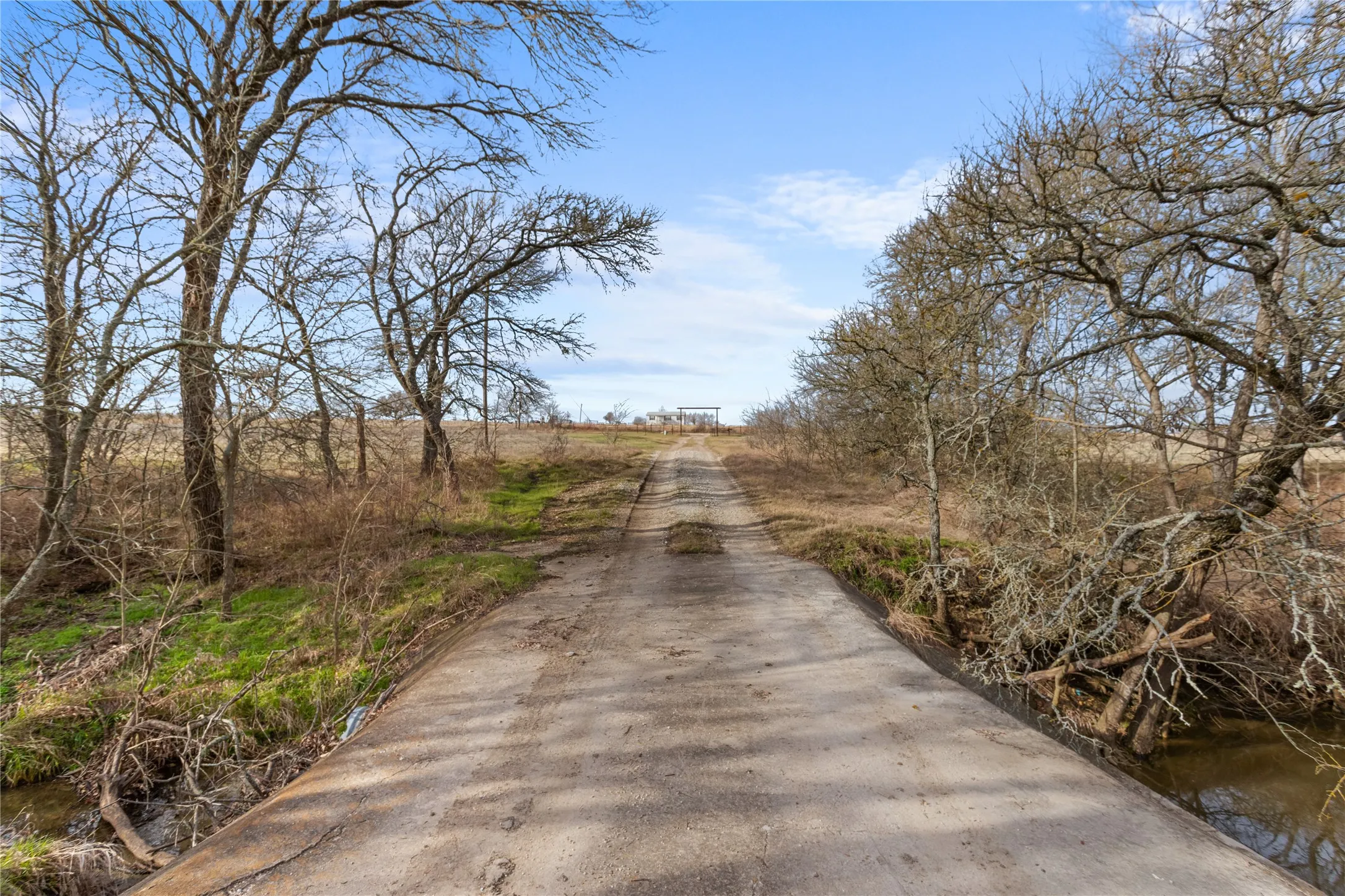 Single Family Residence For Sale in Mc Lennan County , 1447 Red Gate Road, Mart, Texas 76664, 3 Bedrooms, 2 Bathrooms, 2 Garage spaces, 2,602 Sqft, built in 1988, Price $725,000, mls#21122186, Real Estate Agent in Mart, Homes For Sale in Mc Lennan county, Homes For Sale in Mart, Realtor in Mart Texas, Real Estate Brokerage Independent Realty Texas, Luminita Cordes Realtor