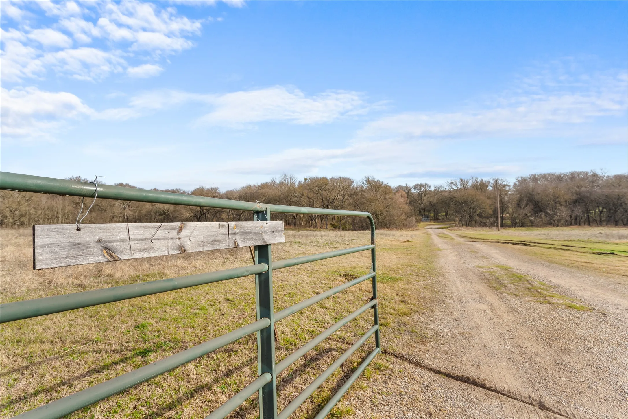 Single Family Residence For Sale in Mc Lennan County , 1447 Red Gate Road, Mart, Texas 76664, 3 Bedrooms, 2 Bathrooms, 2 Garage spaces, 2,602 Sqft, built in 1988, Price $725,000, mls#21122186, Real Estate Agent in Mart, Homes For Sale in Mc Lennan county, Homes For Sale in Mart, Realtor in Mart Texas, Real Estate Brokerage Independent Realty Texas, Luminita Cordes Realtor