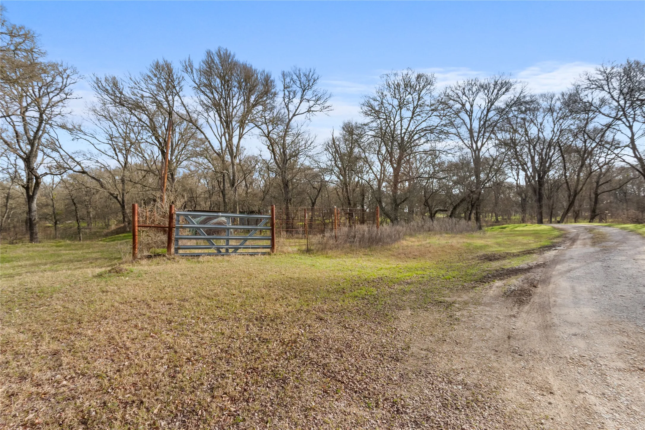 Single Family Residence For Sale in Mc Lennan County , 1447 Red Gate Road, Mart, Texas 76664, 3 Bedrooms, 2 Bathrooms, 2 Garage spaces, 2,602 Sqft, built in 1988, Price $725,000, mls#21122186, Real Estate Agent in Mart, Homes For Sale in Mc Lennan county, Homes For Sale in Mart, Realtor in Mart Texas, Real Estate Brokerage Independent Realty Texas, Luminita Cordes Realtor