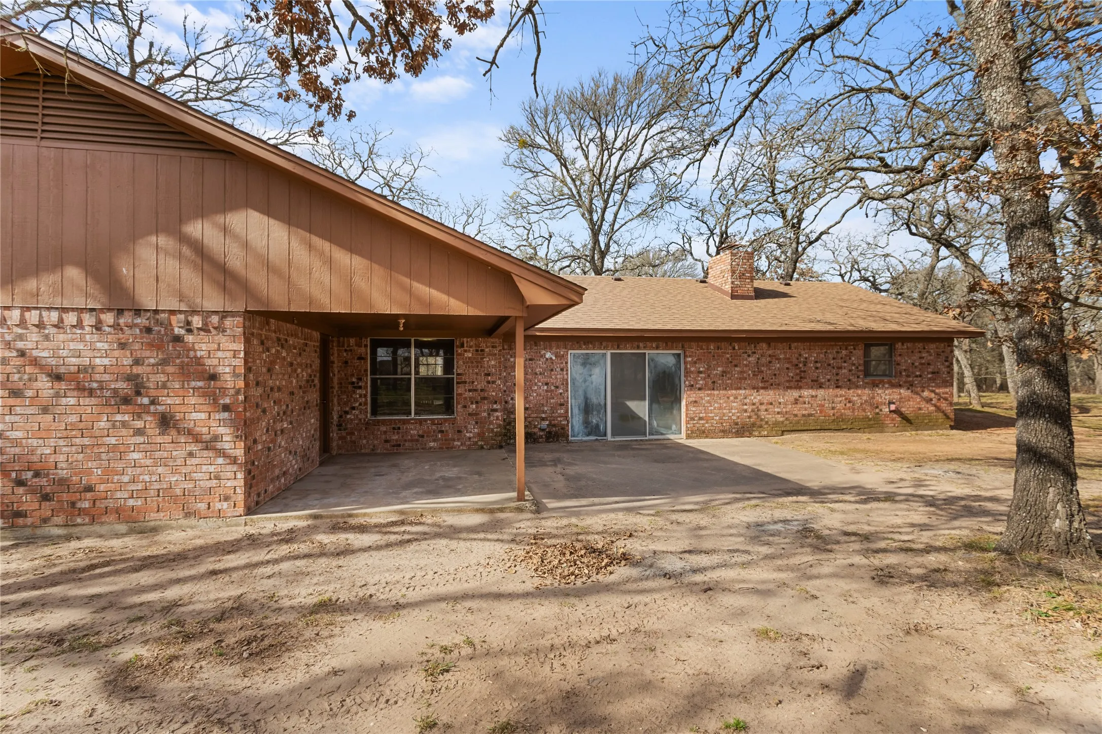 Single Family Residence For Sale in Mc Lennan County , 1447 Red Gate Road, Mart, Texas 76664, 3 Bedrooms, 2 Bathrooms, 2 Garage spaces, 2,602 Sqft, built in 1988, Price $725,000, mls#21122186, Real Estate Agent in Mart, Homes For Sale in Mc Lennan county, Homes For Sale in Mart, Realtor in Mart Texas, Real Estate Brokerage Independent Realty Texas, Luminita Cordes Realtor