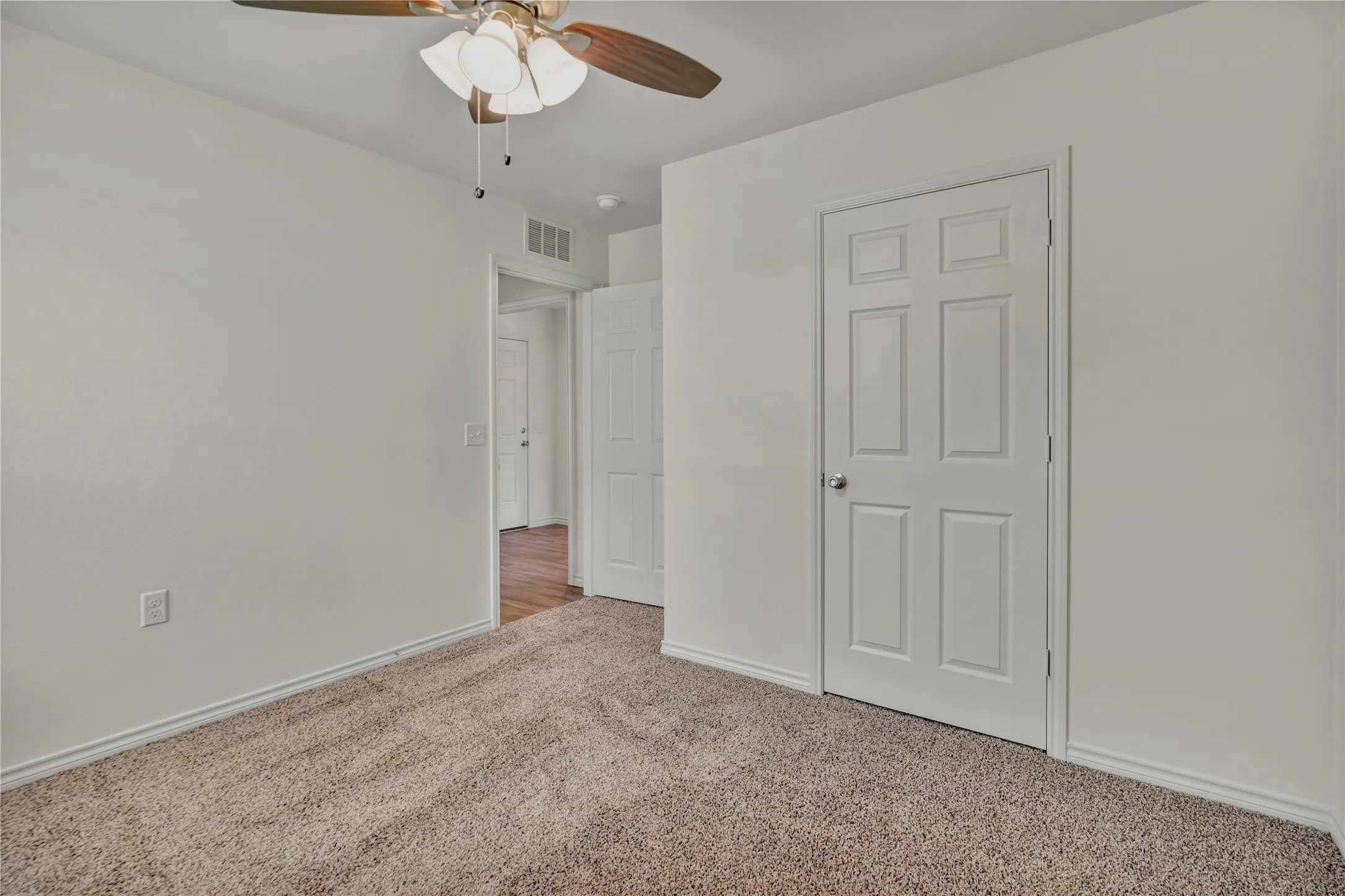 Single Family Residence For Sale in Johnson County , 616 Crockett Drive, Cleburne, Texas 76033, 3 Bedroom, 2 Bathroom, 2 Garage spaces, 1,354 Sqft, built in 2025, New Construction - Incomplete, mls#21122233, Real Estate Agent in Cleburne, Homes For Sale in Johnson county, Homes For Sale in Cleburne, Realtor in Cleburne Texas, Real Estate Brokerage Independent Realty Texas, Luminita Cordes Realtor
