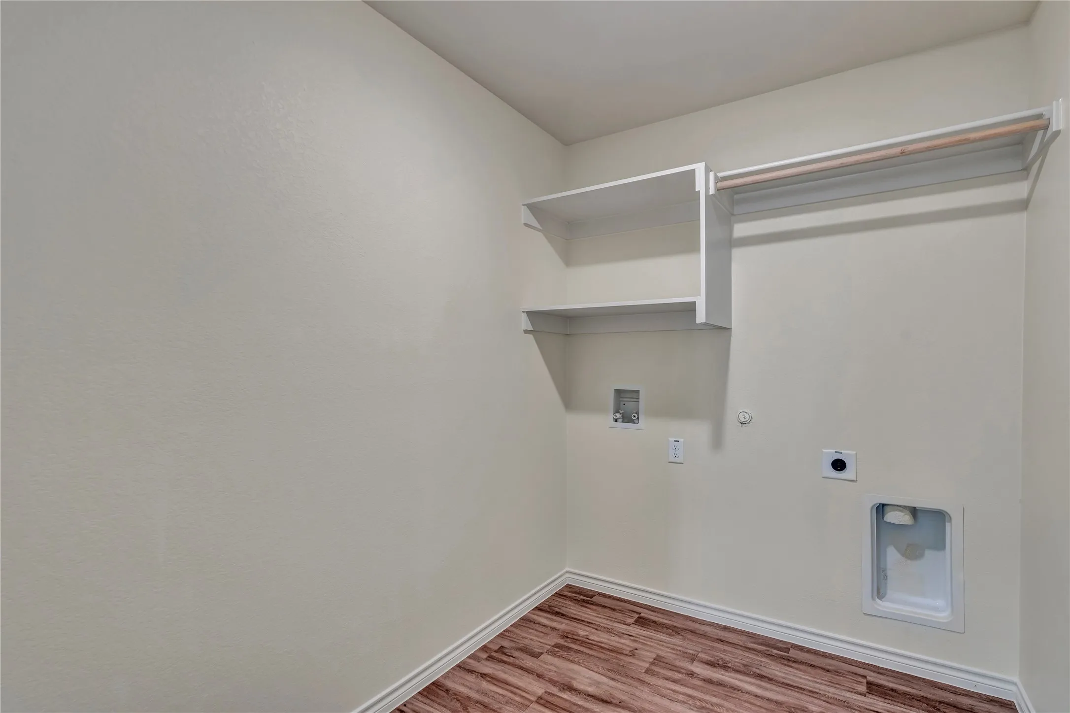 Single Family Residence For Sale in Johnson County , 616 Crockett Drive, Cleburne, Texas 76033, 3 Bedroom, 2 Bathroom, 2 Garage spaces, 1,354 Sqft, built in 2025, New Construction - Incomplete, mls#21122233, Real Estate Agent in Cleburne, Homes For Sale in Johnson county, Homes For Sale in Cleburne, Realtor in Cleburne Texas, Real Estate Brokerage Independent Realty Texas, Luminita Cordes Realtor