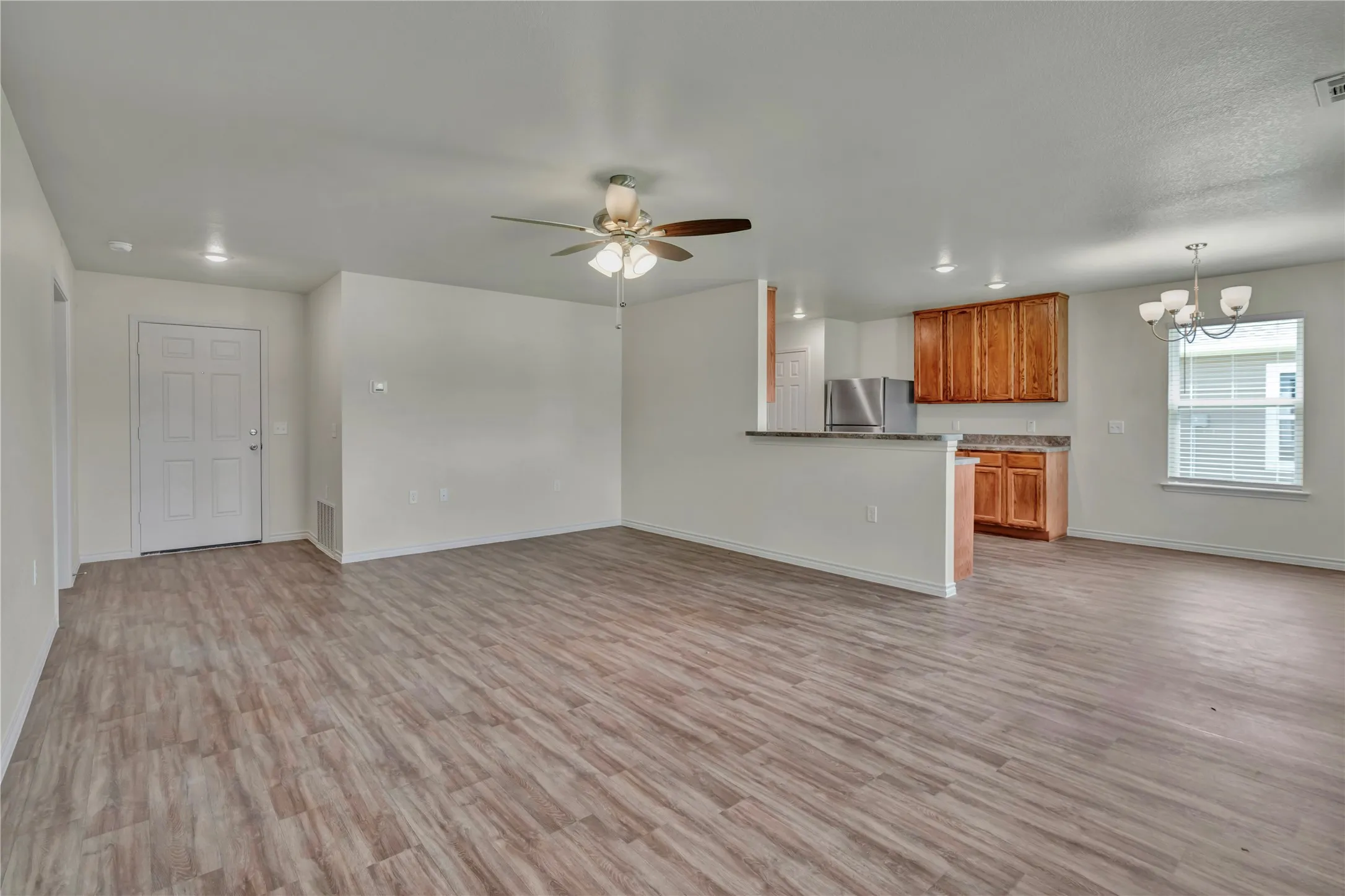 Single Family Residence For Sale in Johnson County , 616 Crockett Drive, Cleburne, Texas 76033, 3 Bedroom, 2 Bathroom, 2 Garage spaces, 1,354 Sqft, built in 2025, New Construction - Incomplete, mls#21122233, Real Estate Agent in Cleburne, Homes For Sale in Johnson county, Homes For Sale in Cleburne, Realtor in Cleburne Texas, Real Estate Brokerage Independent Realty Texas, Luminita Cordes Realtor