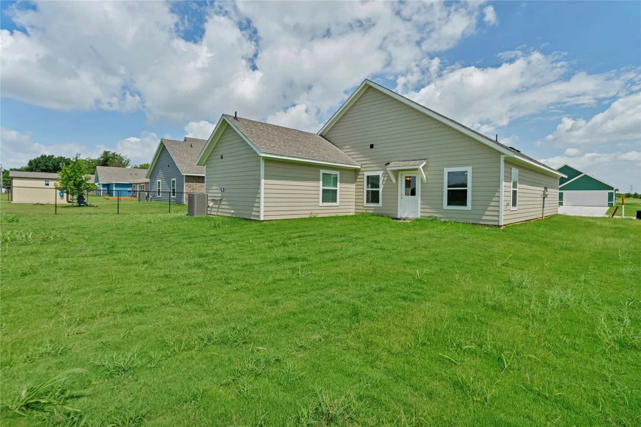 Single Family Residence For Sale in Johnson County , 616 Crockett Drive, Cleburne, Texas 76033, 3 Bedroom, 2 Bathroom, 2 Garage spaces, 1,354 Sqft, built in 2025, New Construction - Incomplete, mls#21122233, Real Estate Agent in Cleburne, Homes For Sale in Johnson county, Homes For Sale in Cleburne, Realtor in Cleburne Texas, Real Estate Brokerage Independent Realty Texas, Luminita Cordes Realtor