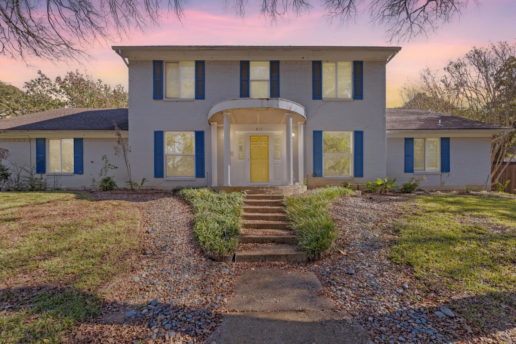 Single Family Residence For Sale in Tarrant County , 817 Sylvan Drive, Fort Worth, Texas 76120, 4 Bedrooms, 4 Bathrooms, 2 Garage spaces, 2,899 Sqft, built in 1978, Preowned, Price $470,000, mls#21122248, Real Estate Agent in Fort Worth, Homes For Sale in Tarrant county, Homes For Sale in Fort Worth, Realtor in Fort Worth Texas, Real Estate Brokerage Independent Realty Texas, Luminita Cordes Realtor